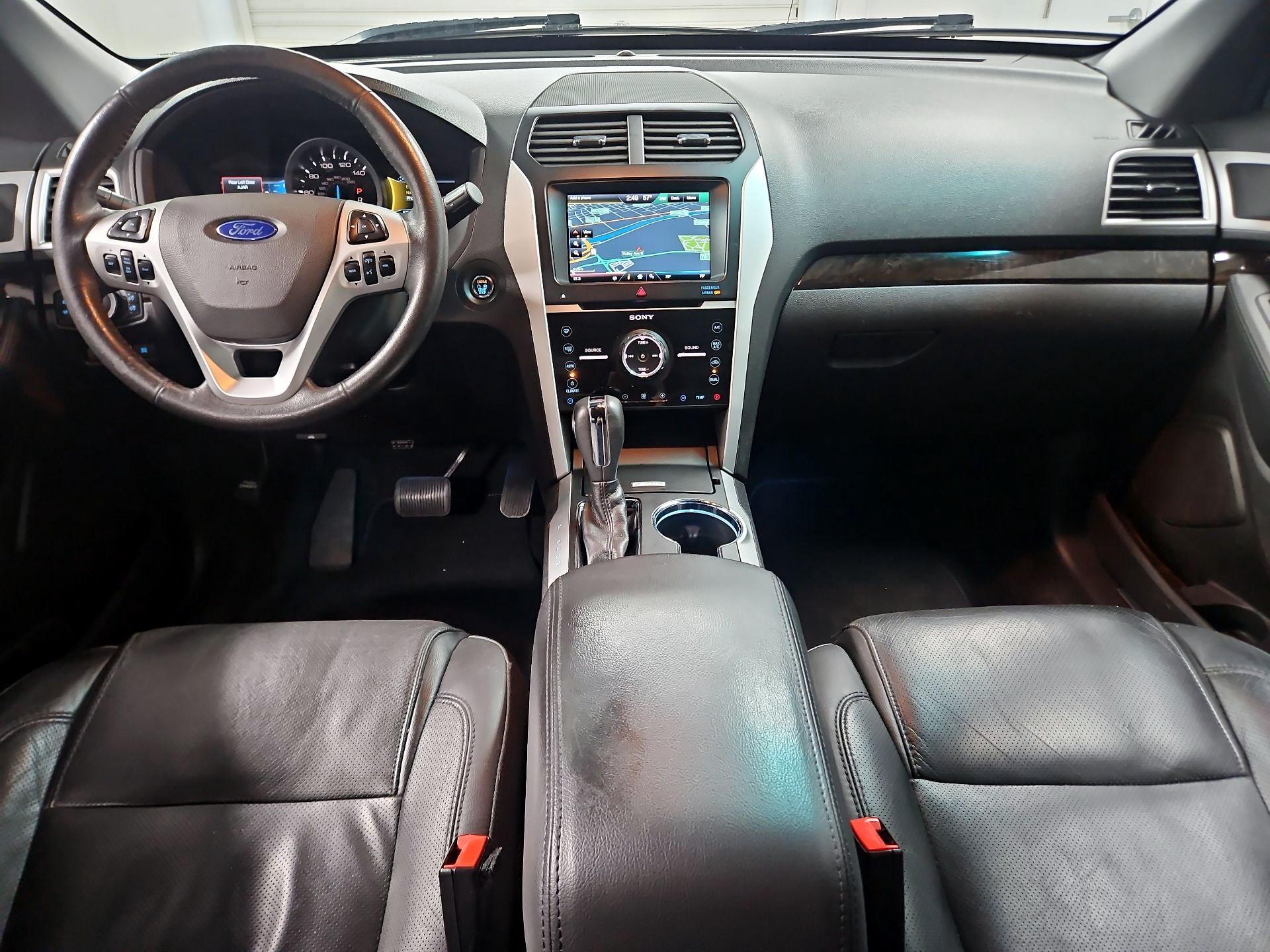 Thumbnail: 2015 Ford Explorer - 9