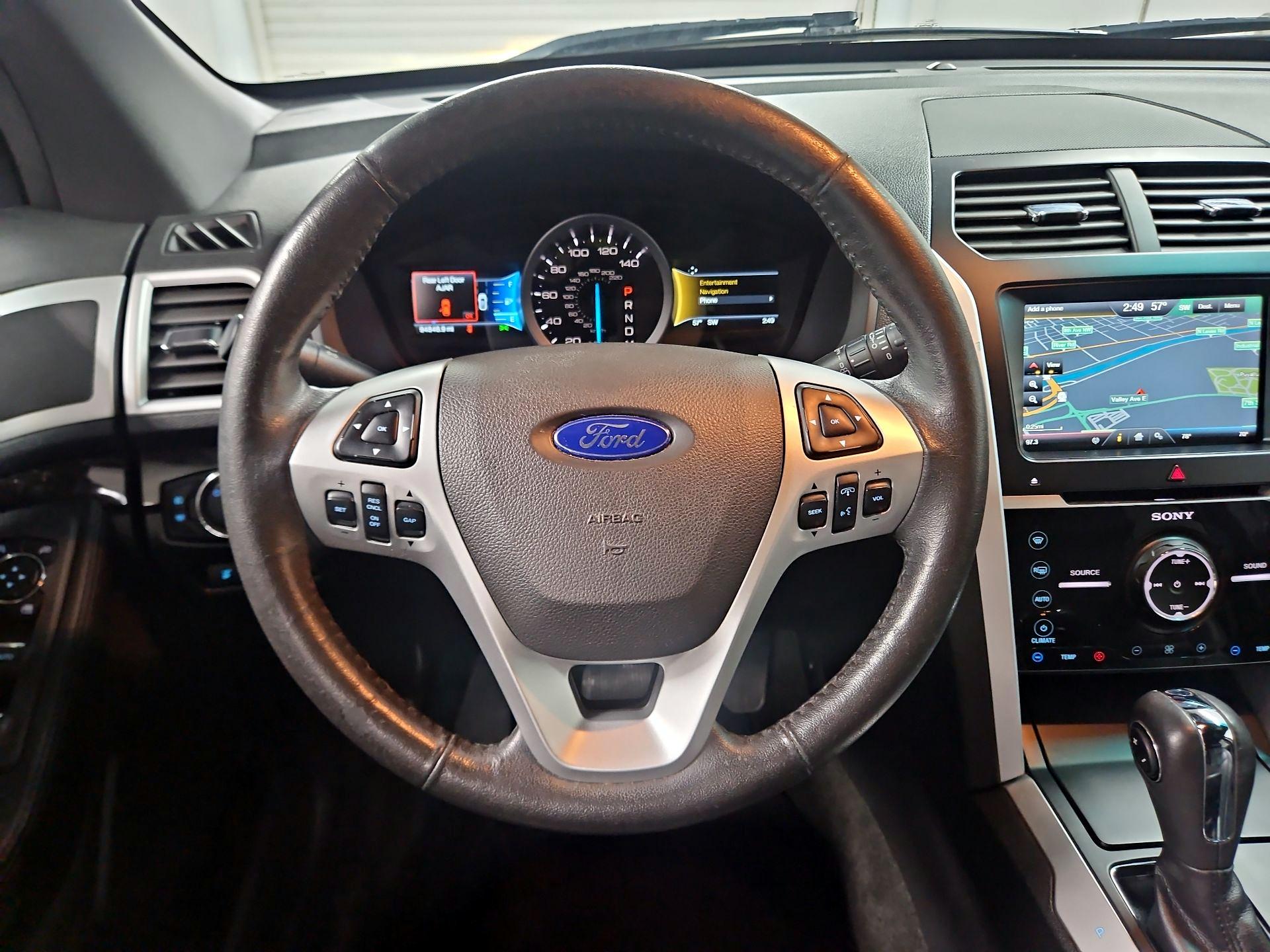 Thumbnail: 2015 Ford Explorer - 10
