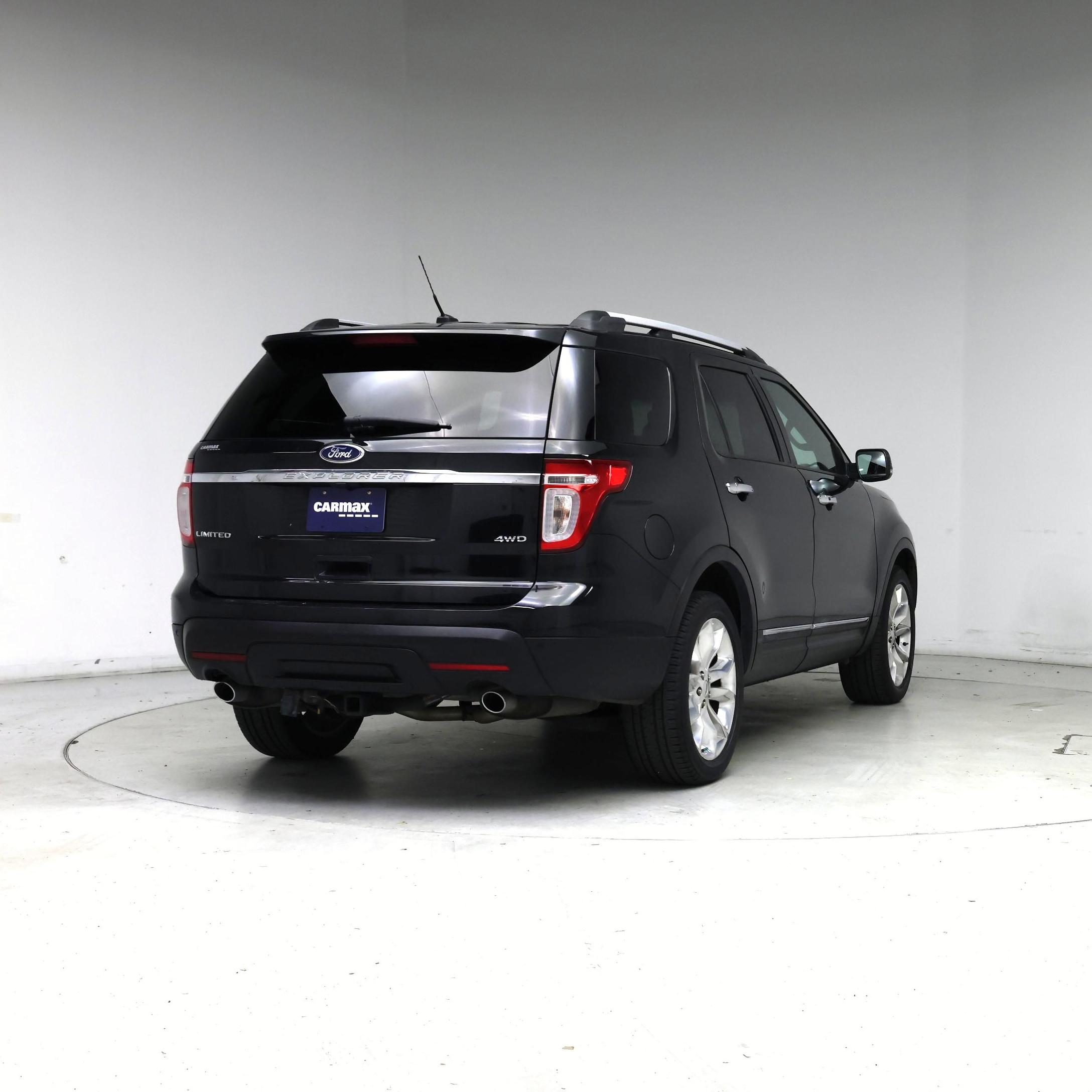 Thumbnail: 2015 Ford Explorer - 8