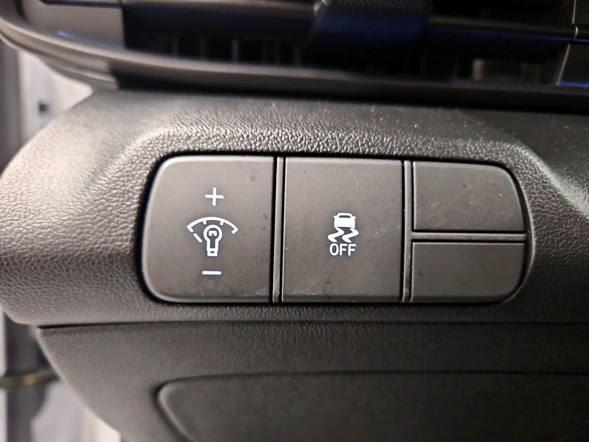 Thumbnail: 2025 Hyundai Elantra - 13