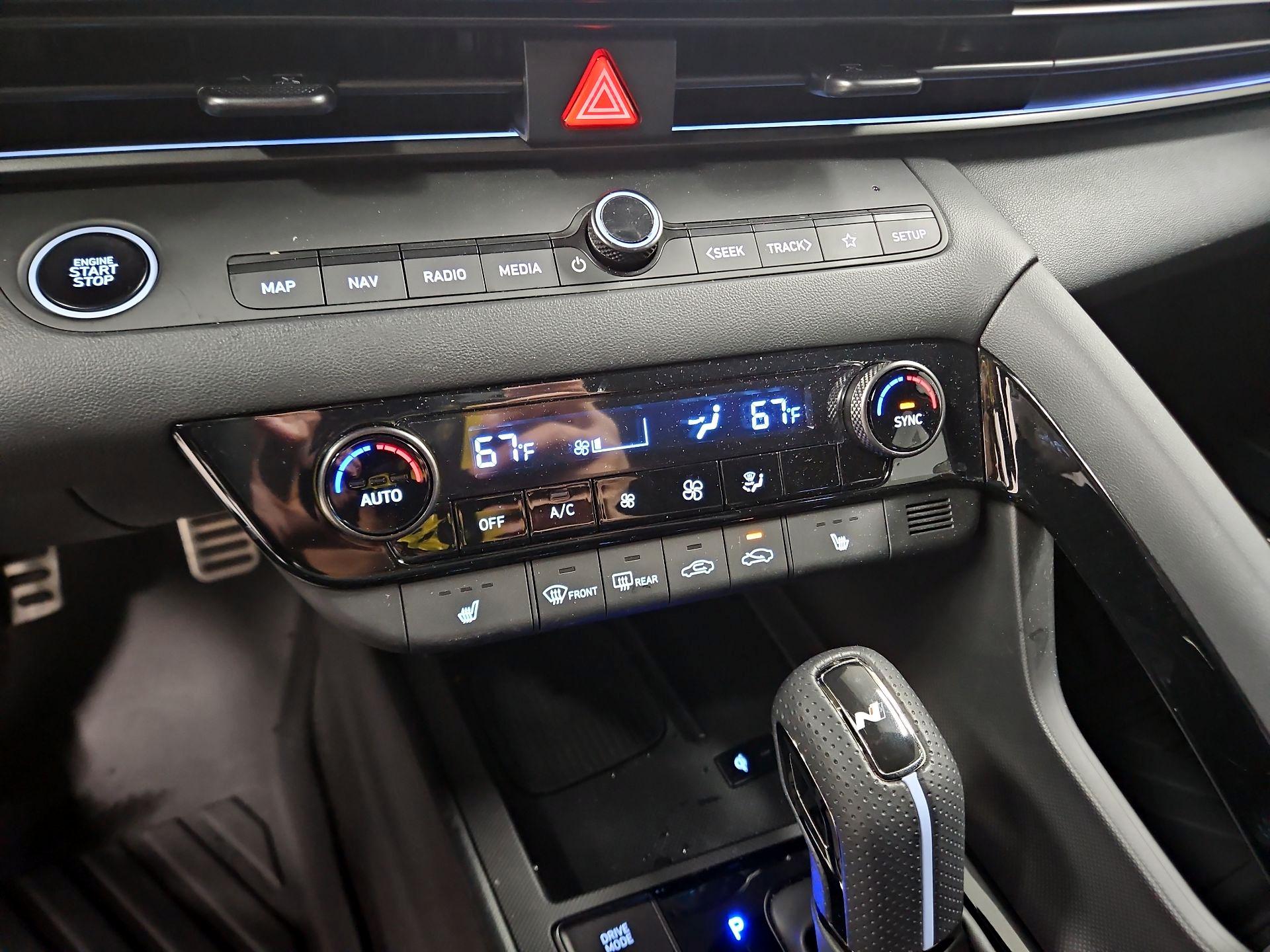 Thumbnail: 2025 Hyundai Elantra - 17