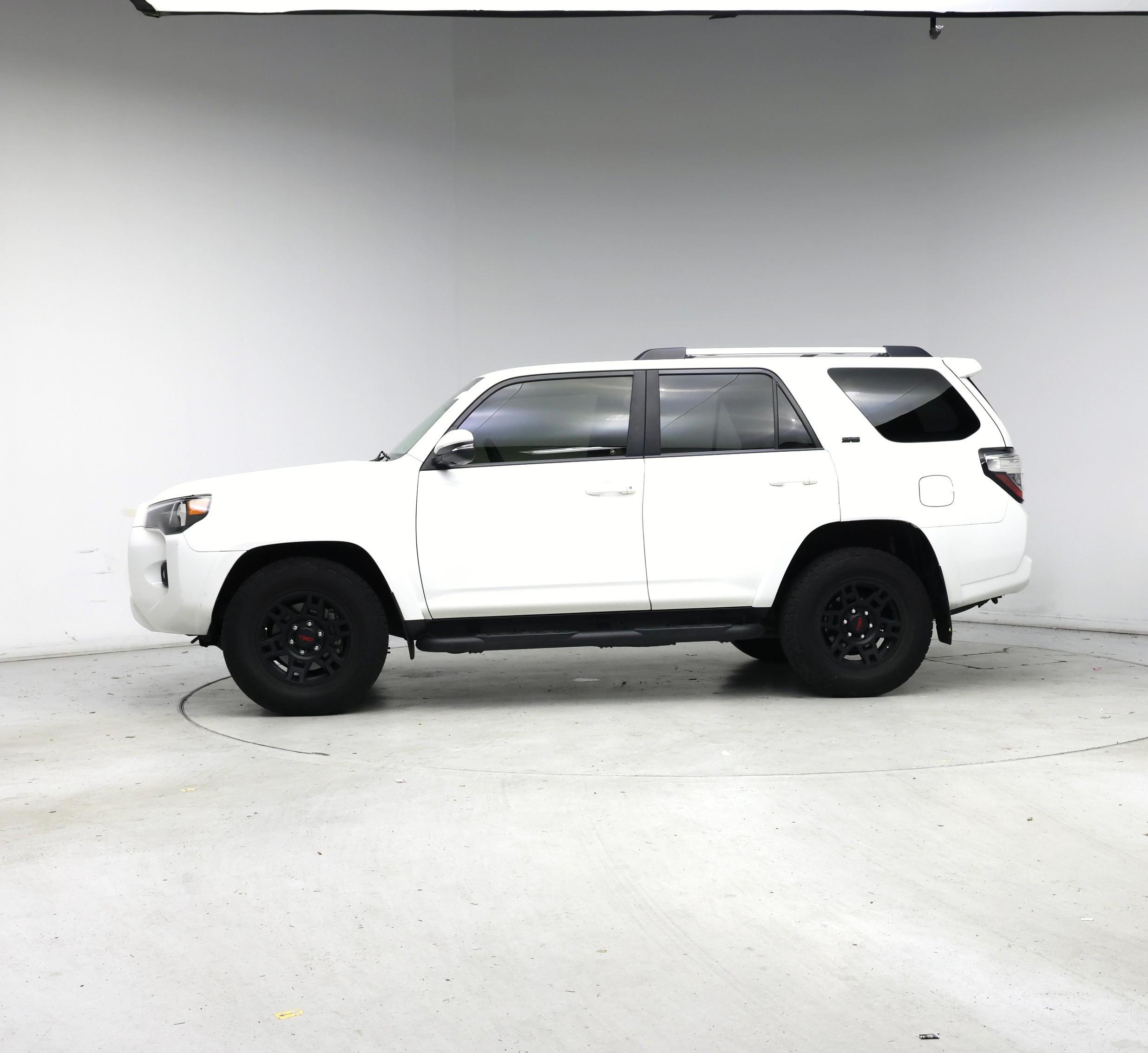 Thumbnail: 2022 Toyota 4Runner - 3