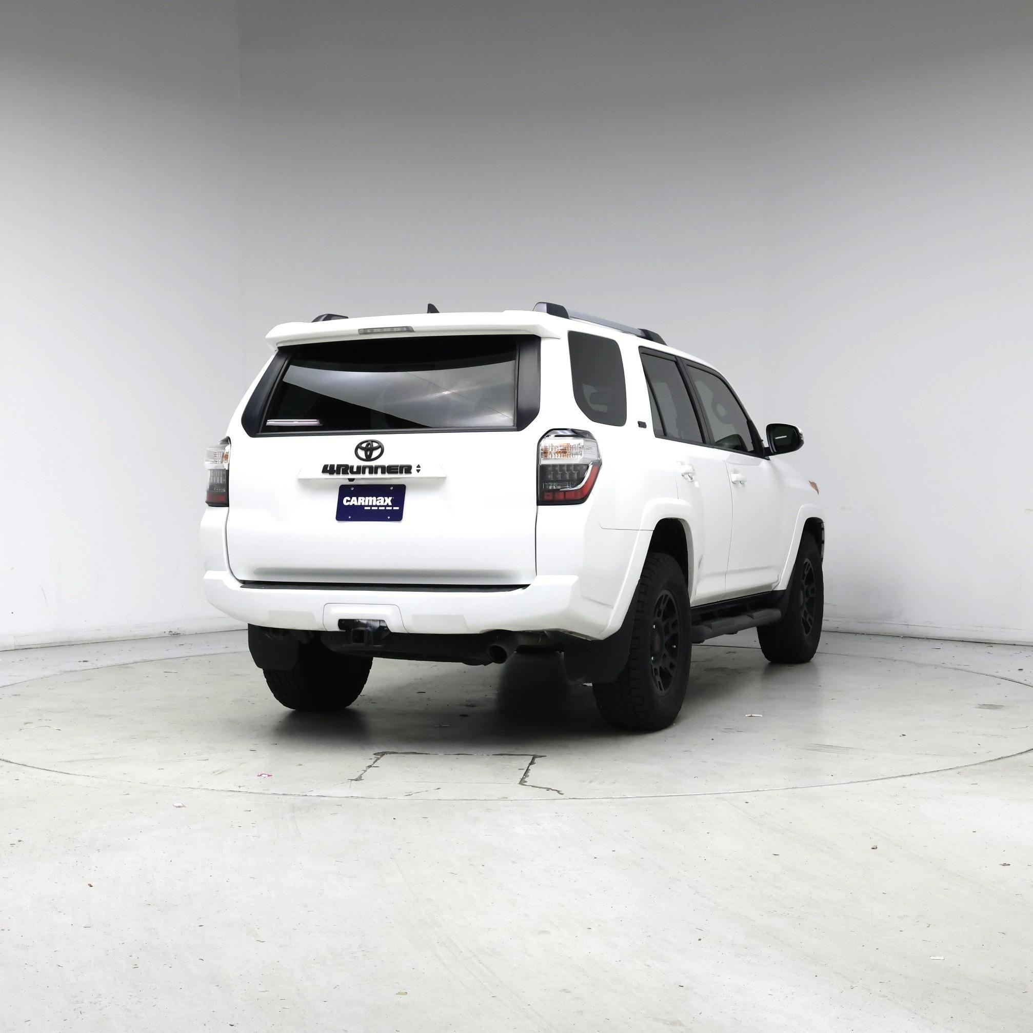 Thumbnail: 2022 Toyota 4Runner - 8