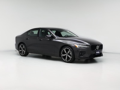 2024 Volvo S60 B5 Plus Dark Theme