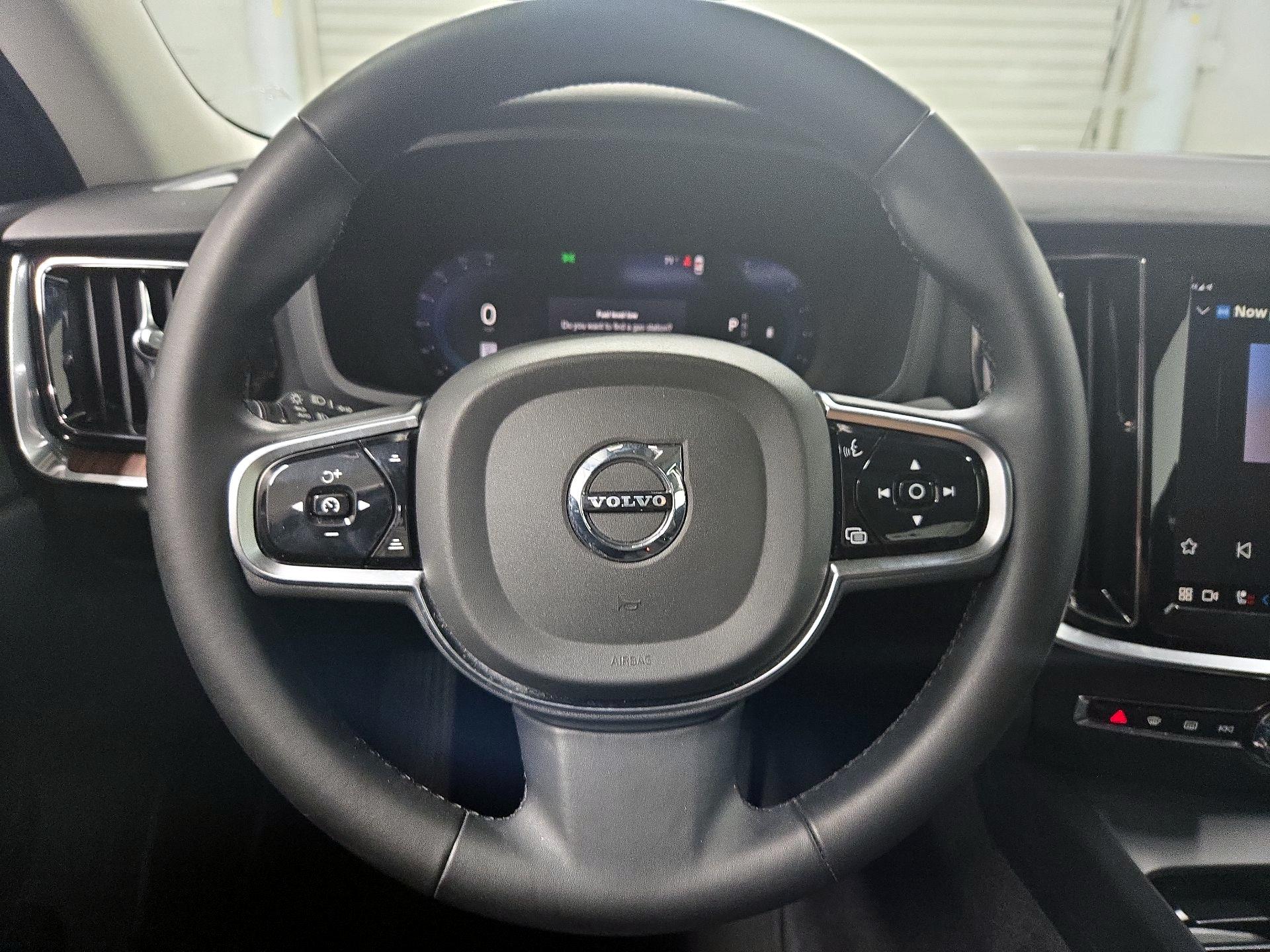 Thumbnail: 2024 Volvo S60 - 10