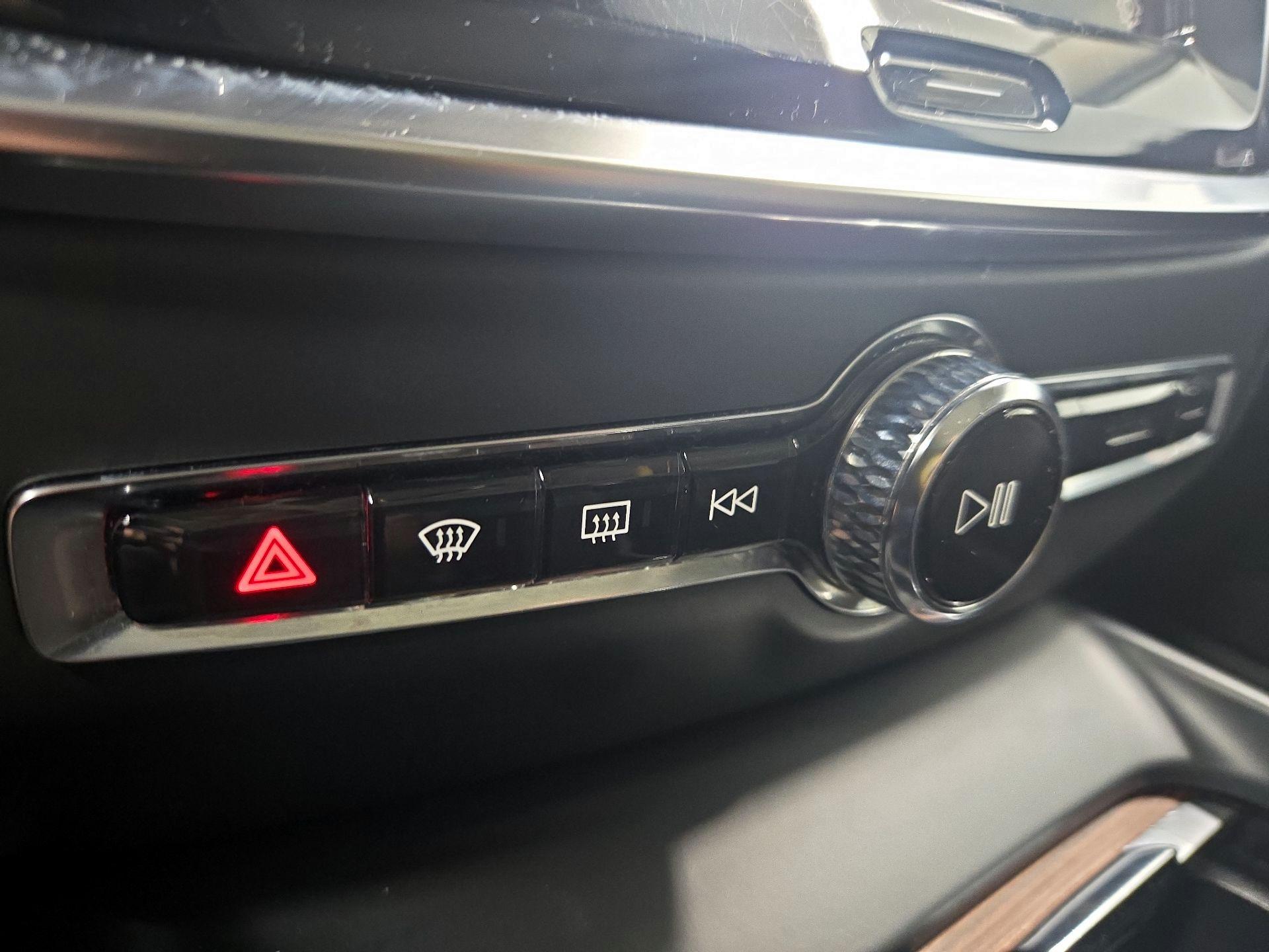 Thumbnail: 2024 Volvo S60 - 16