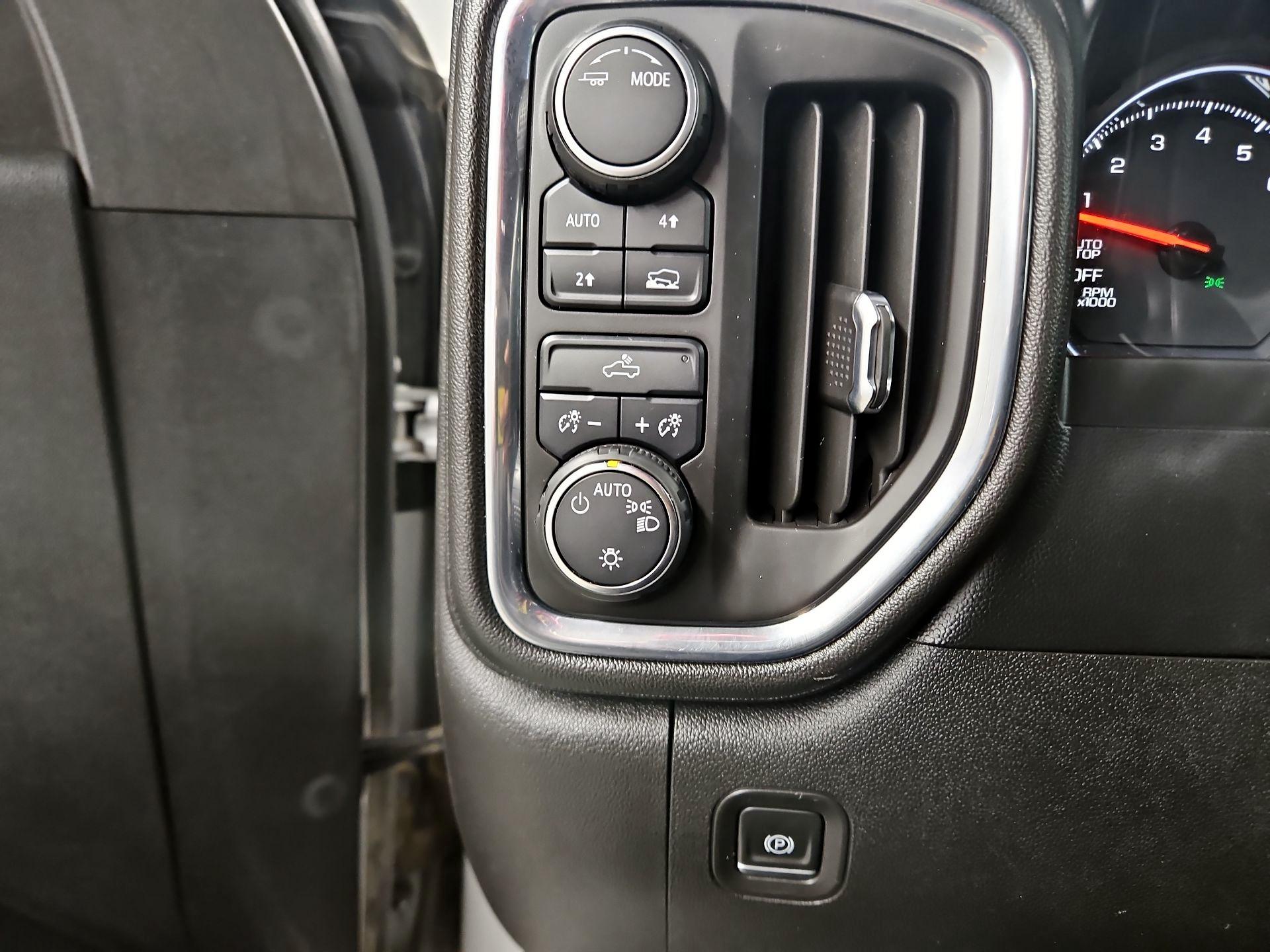 Thumbnail: 2021 Chevrolet Silverado 1500 - 13