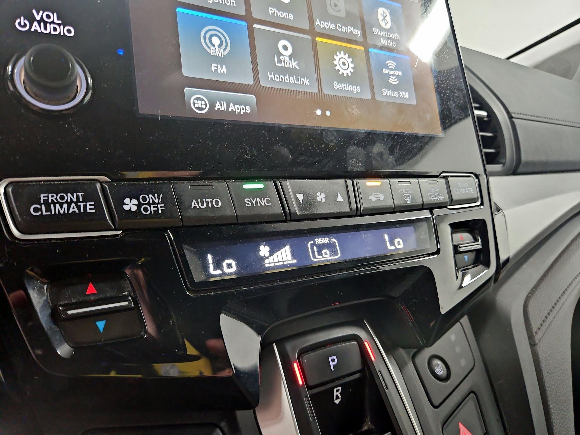 Thumbnail: 2018 Honda Odyssey - 17