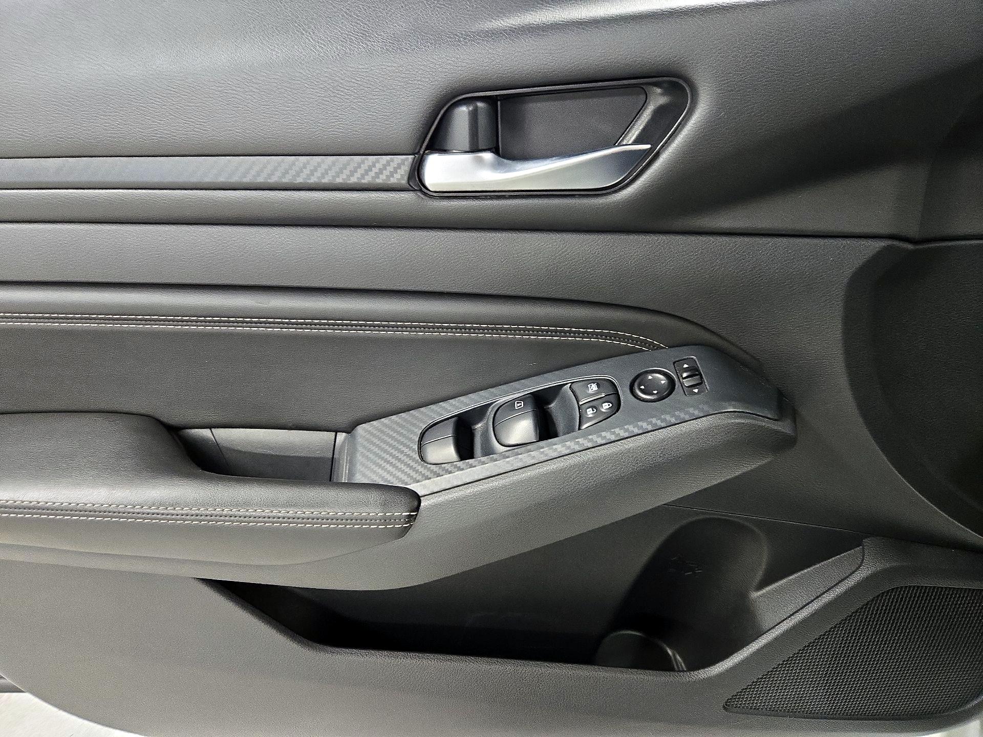 Thumbnail: 2019 Nissan Altima - 12