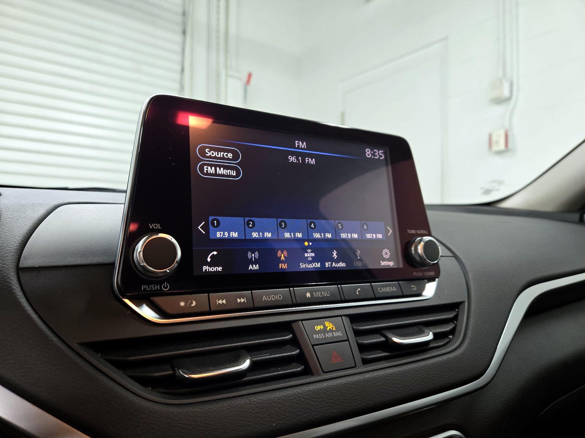 Thumbnail: 2019 Nissan Altima - 15