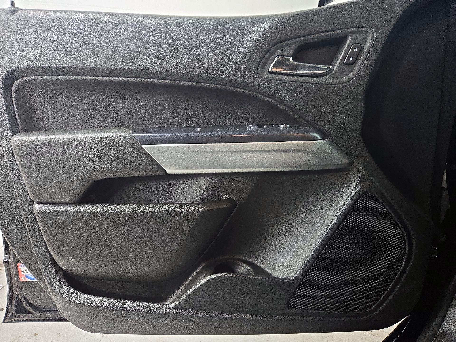 Thumbnail: 2022 Chevrolet Colorado - 12