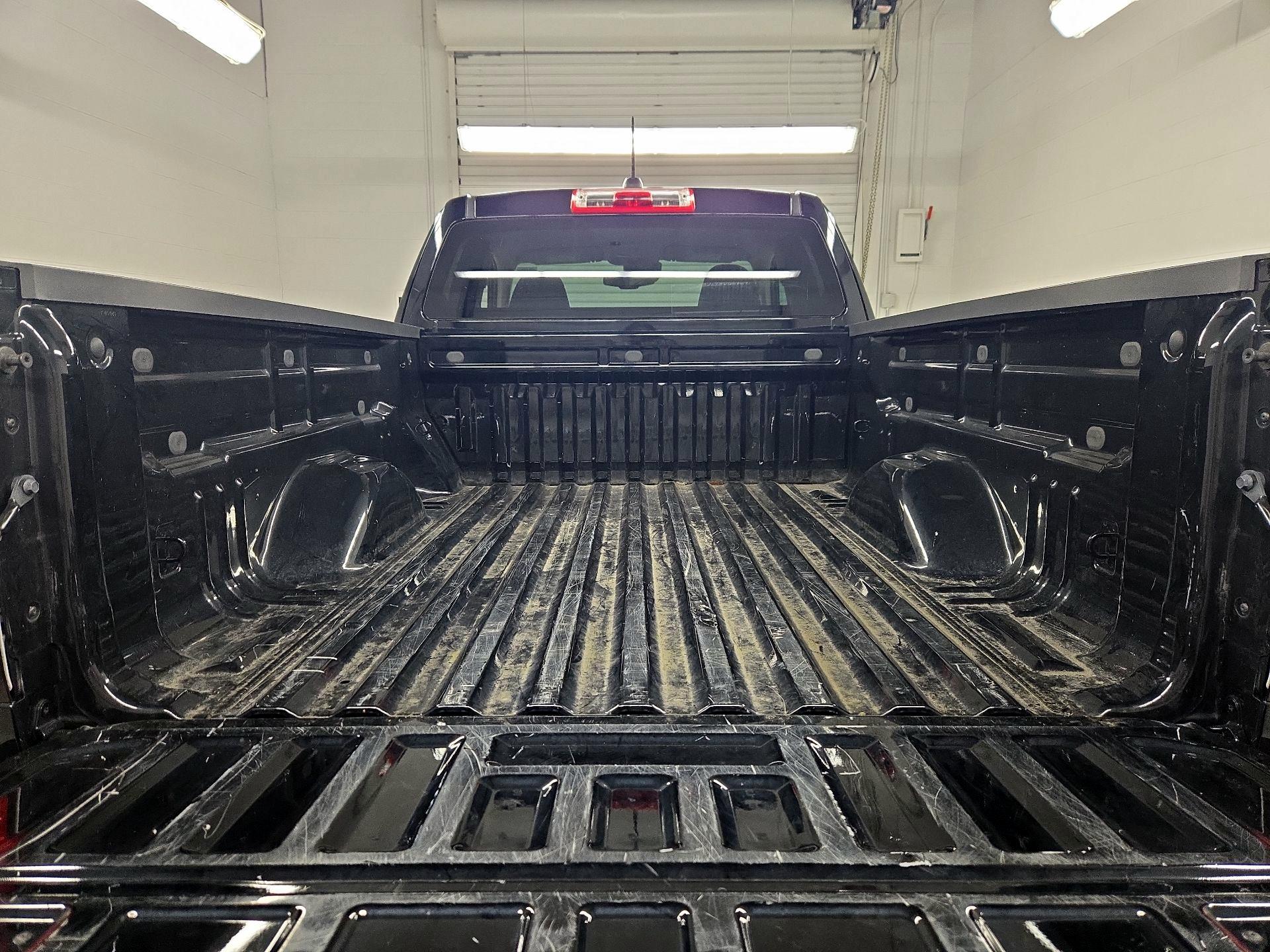 Thumbnail: 2022 Chevrolet Colorado - 20