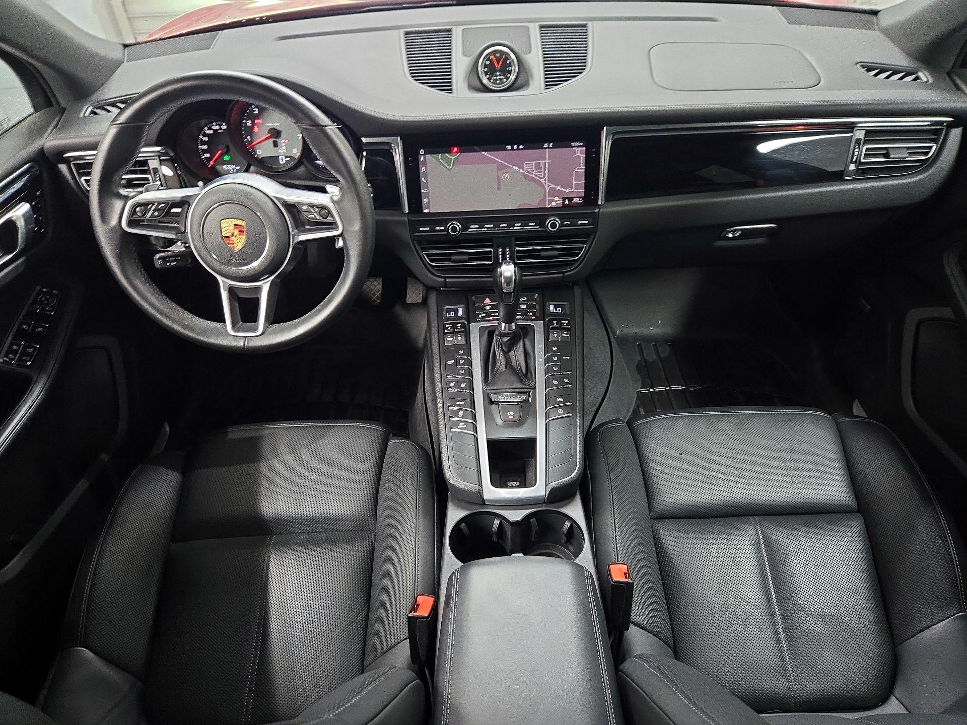 Thumbnail: 2020 Porsche Macan - 11