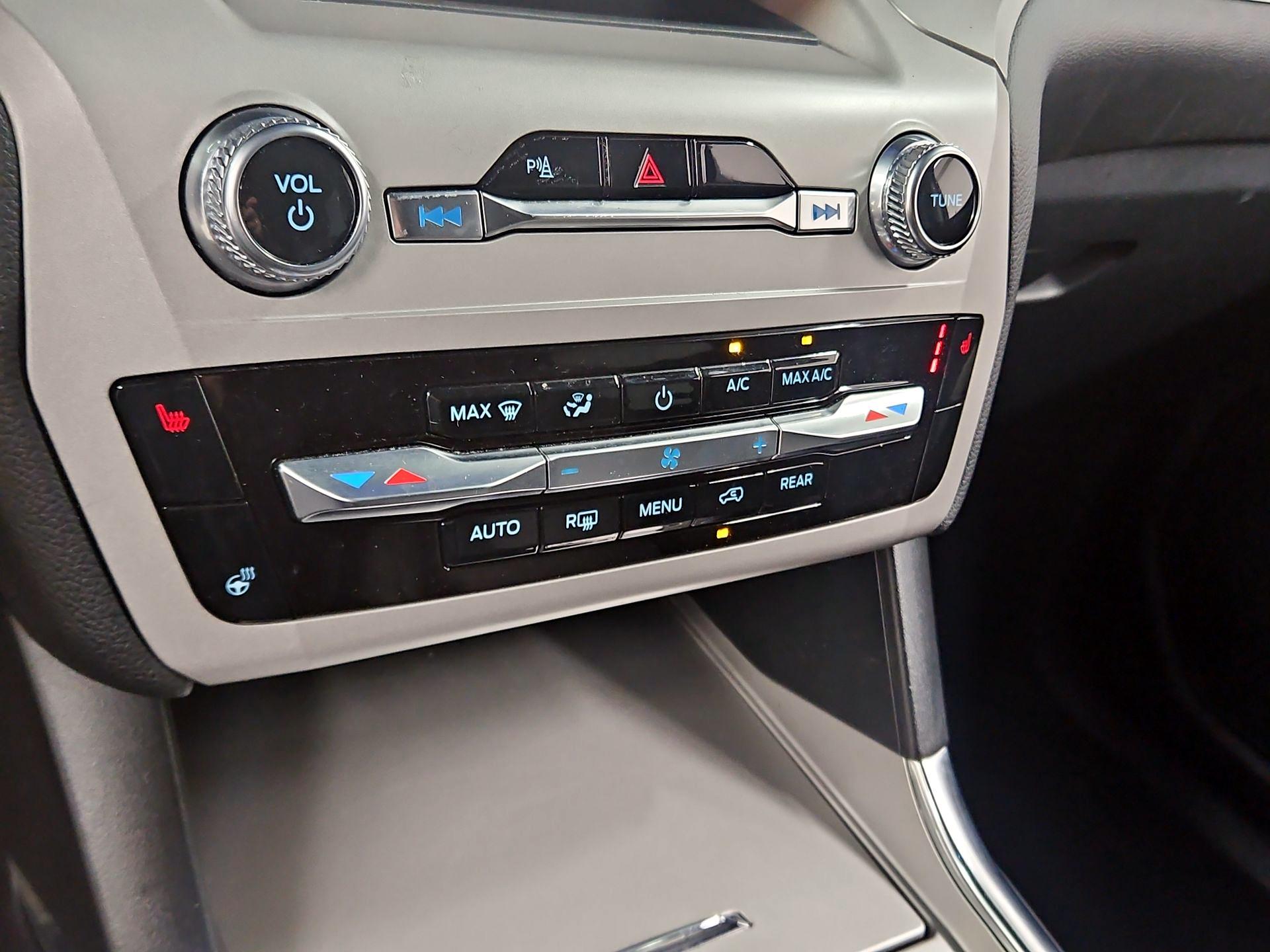 Thumbnail: 2023 Ford Explorer - 17