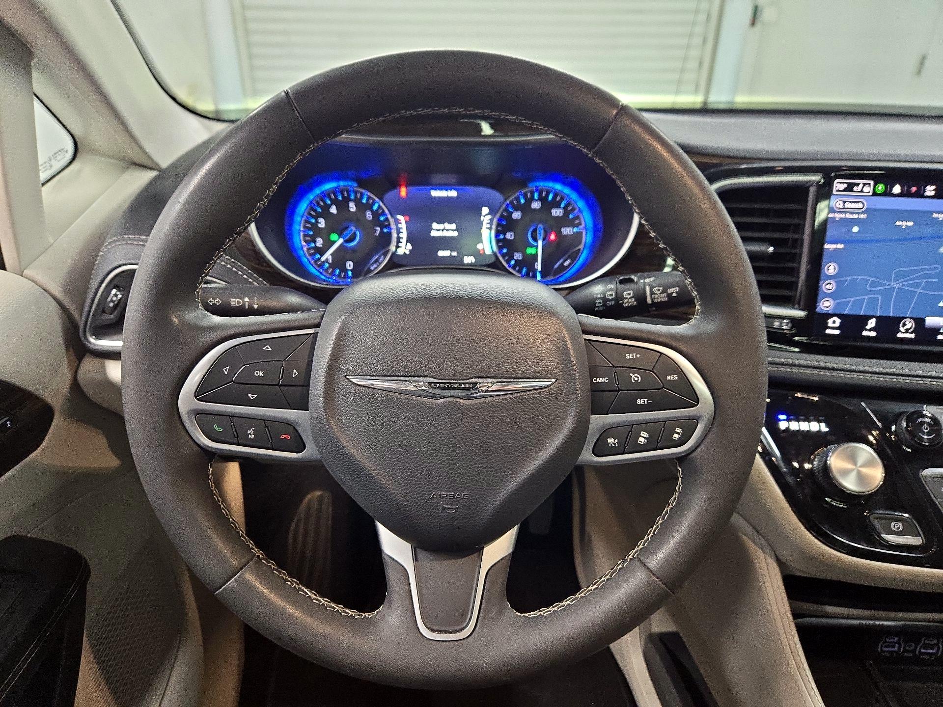 Thumbnail: 2023 Chrysler Pacifica - 10