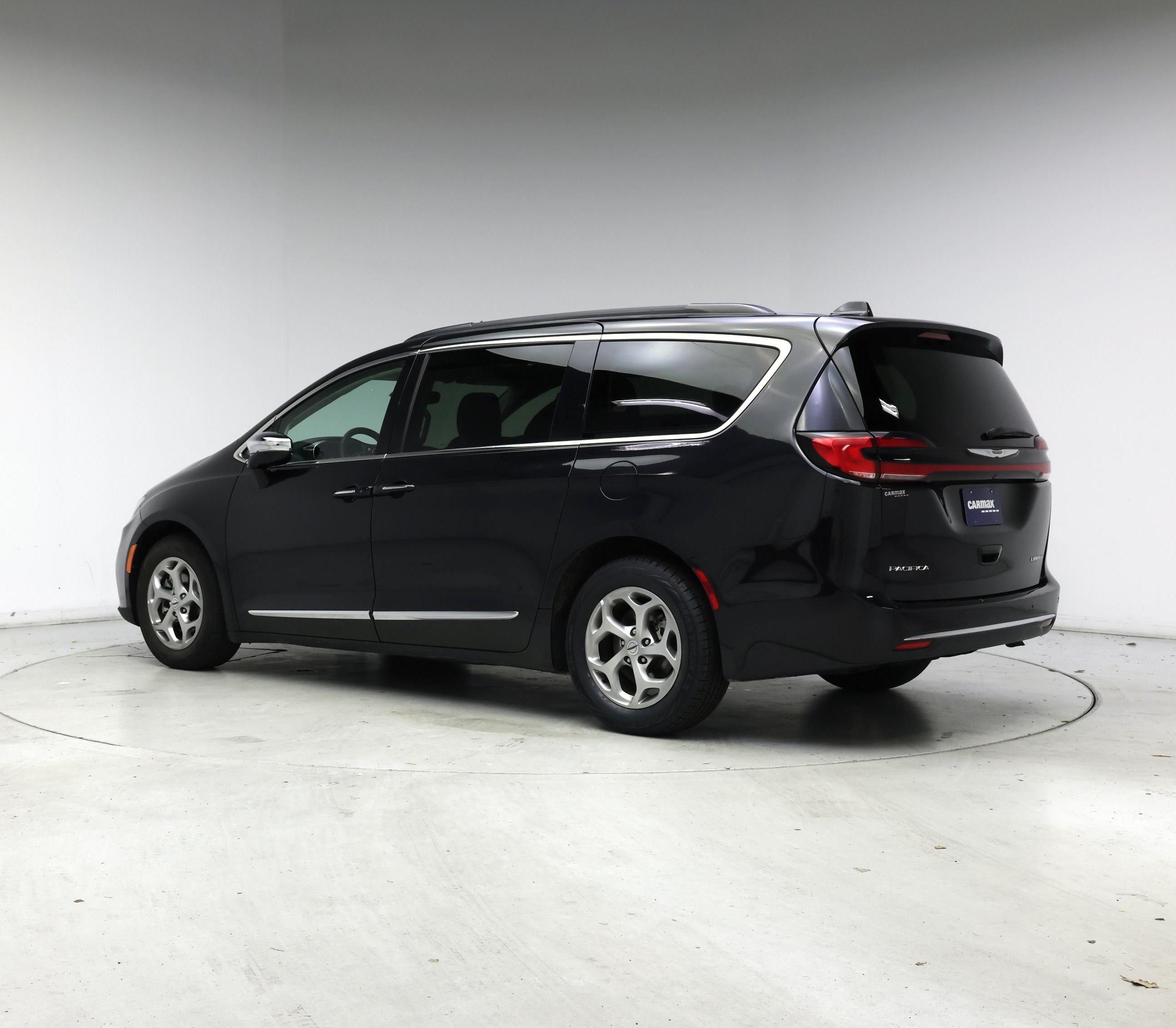 Thumbnail: 2023 Chrysler Pacifica - 2