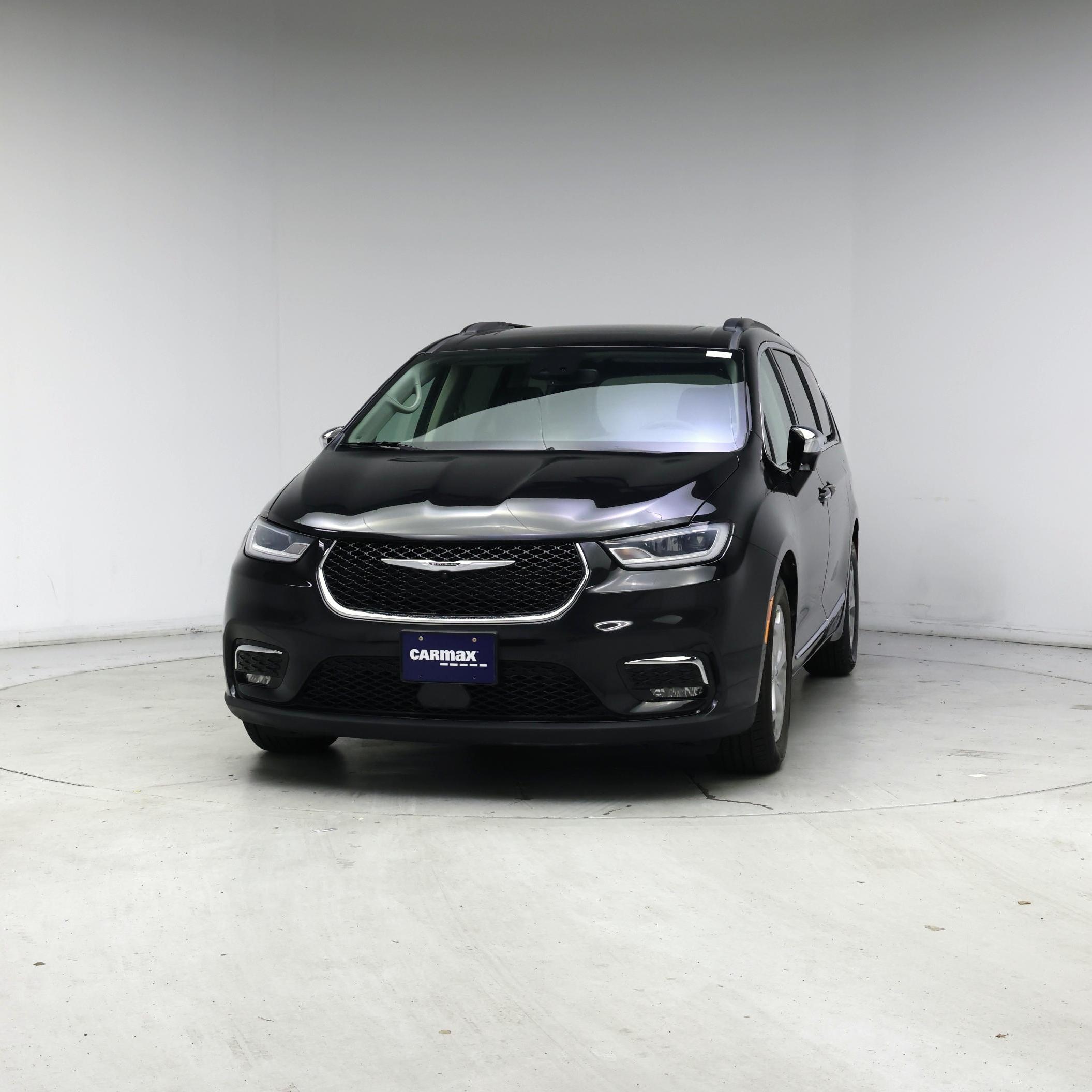 Thumbnail: 2023 Chrysler Pacifica - 4