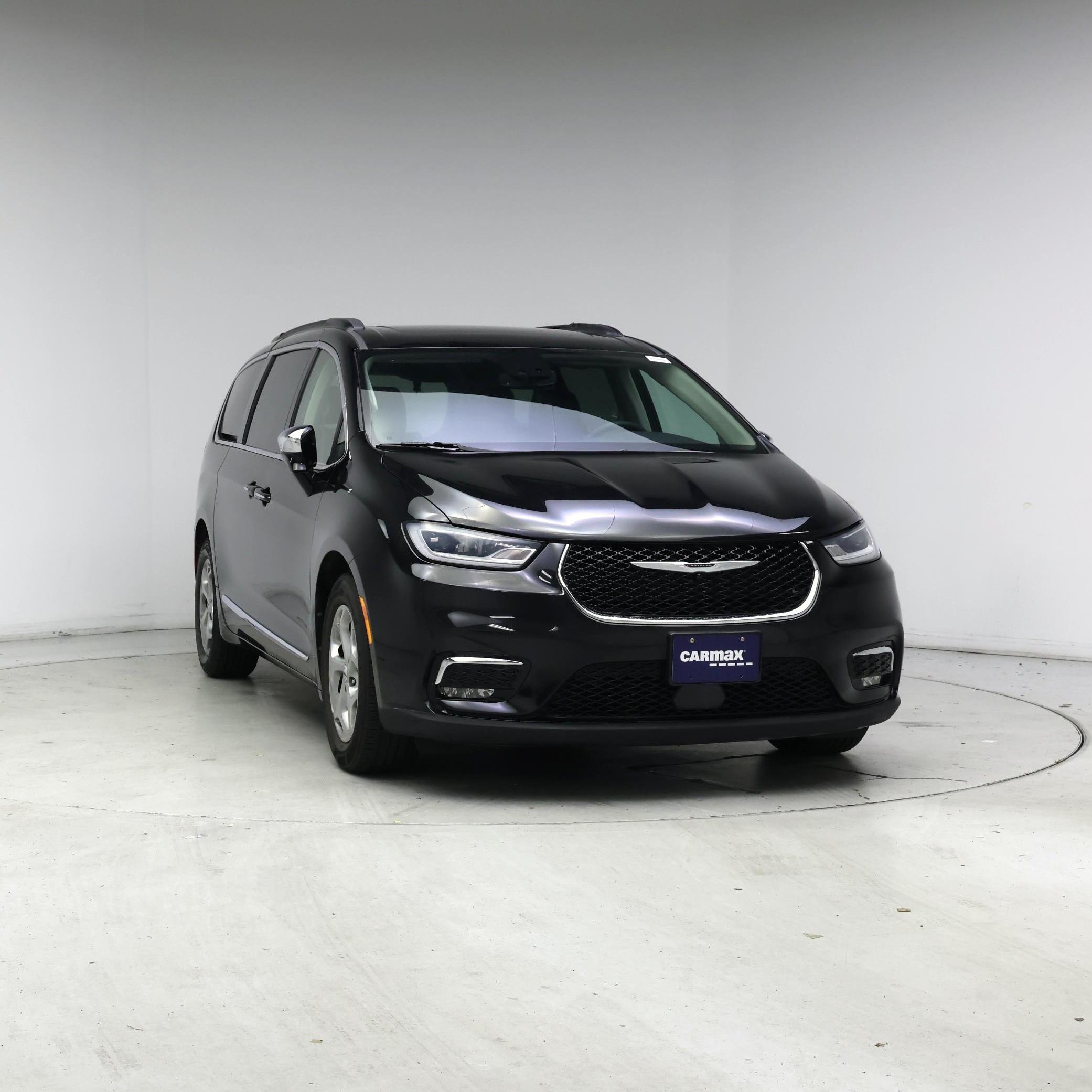 Thumbnail: 2023 Chrysler Pacifica - 5