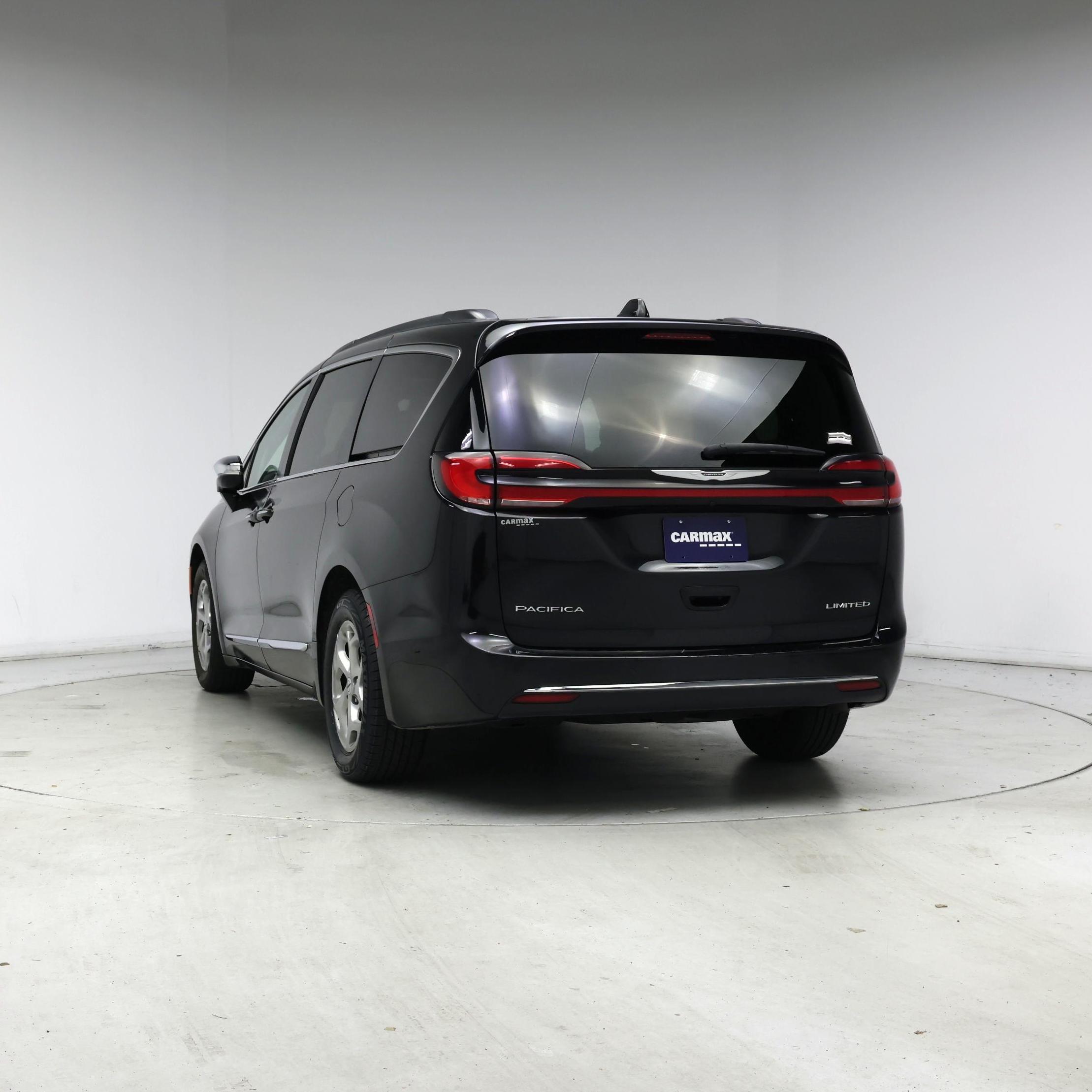 Thumbnail: 2023 Chrysler Pacifica - 6