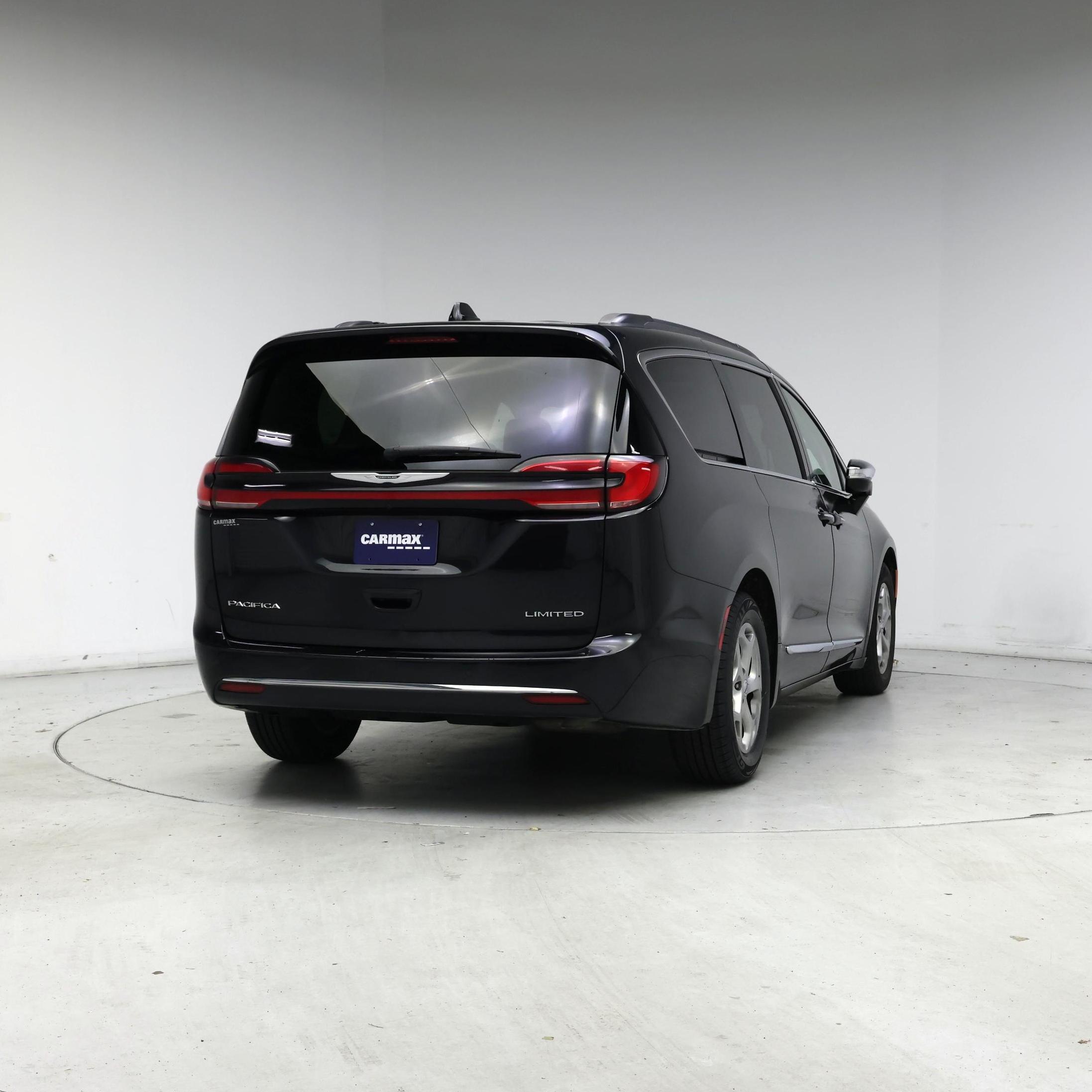 Thumbnail: 2023 Chrysler Pacifica - 8