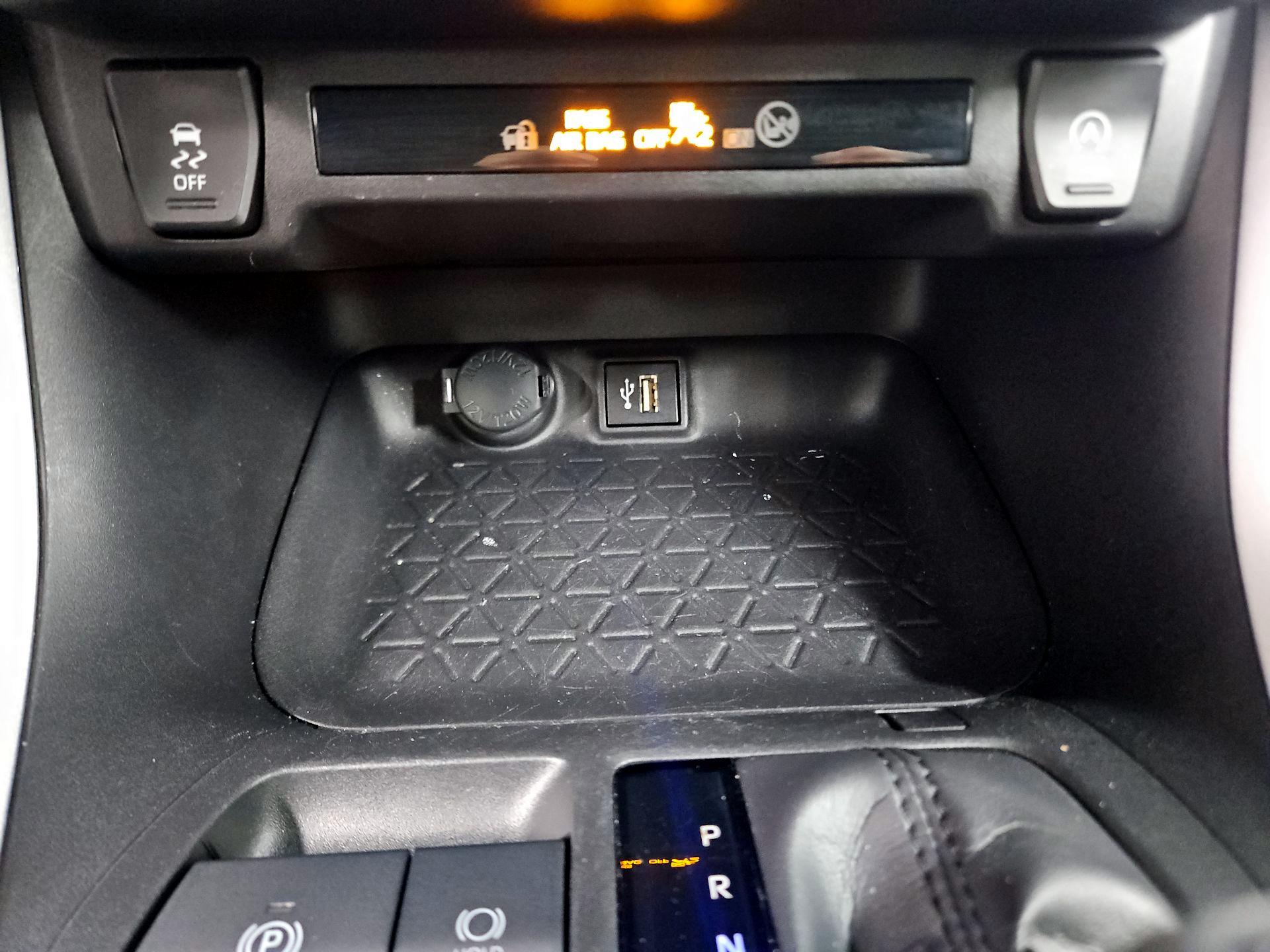 Thumbnail: 2024 Toyota RAV4 - 18