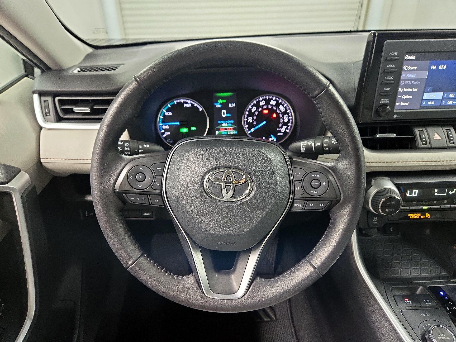 Thumbnail: 2022 Toyota RAV4 - 10