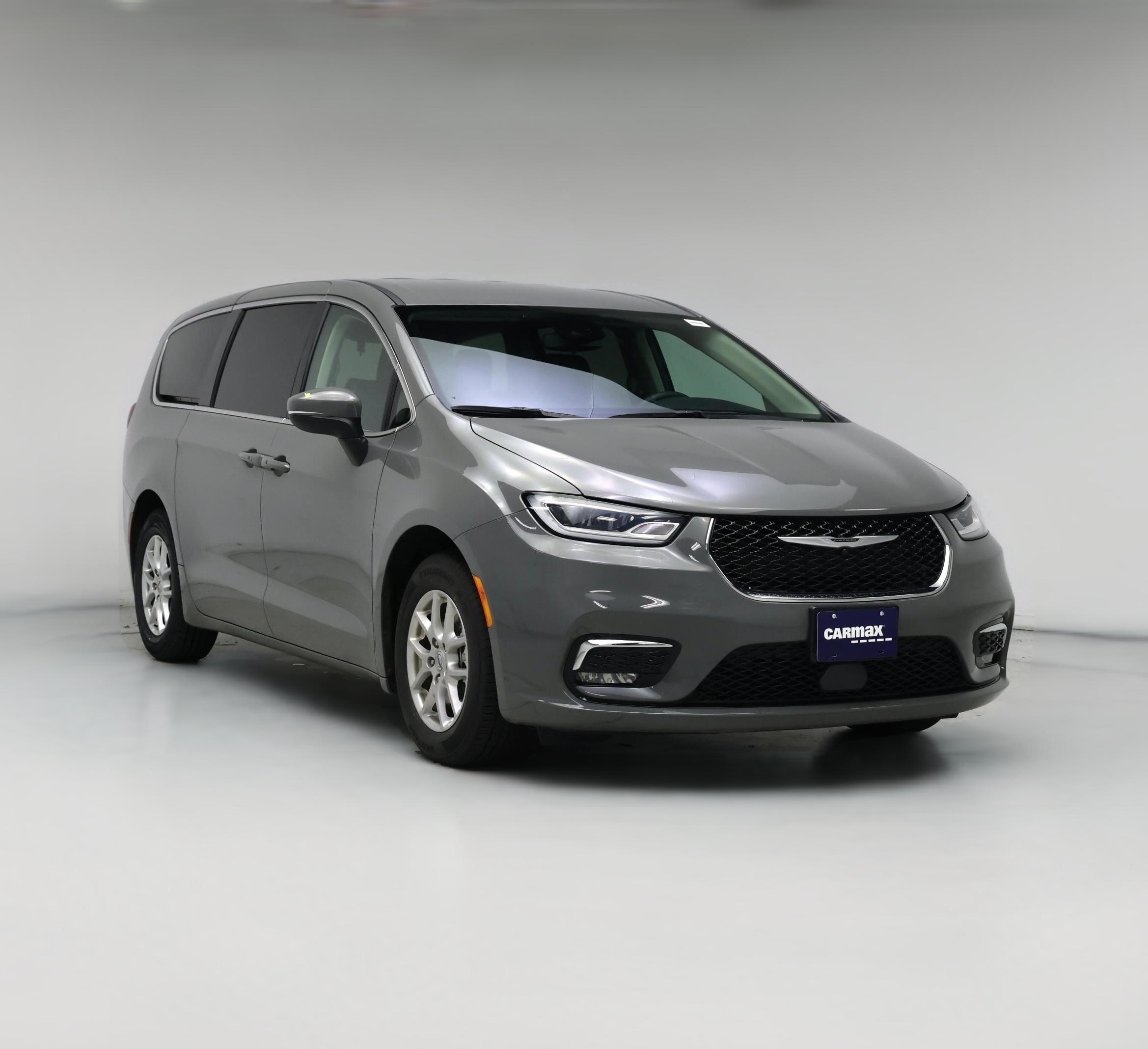 Thumbnail: 2023 Chrysler Pacifica - 1