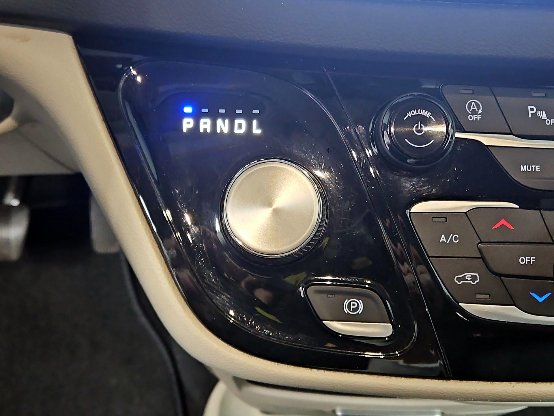 Thumbnail: 2023 Chrysler Pacifica - 17