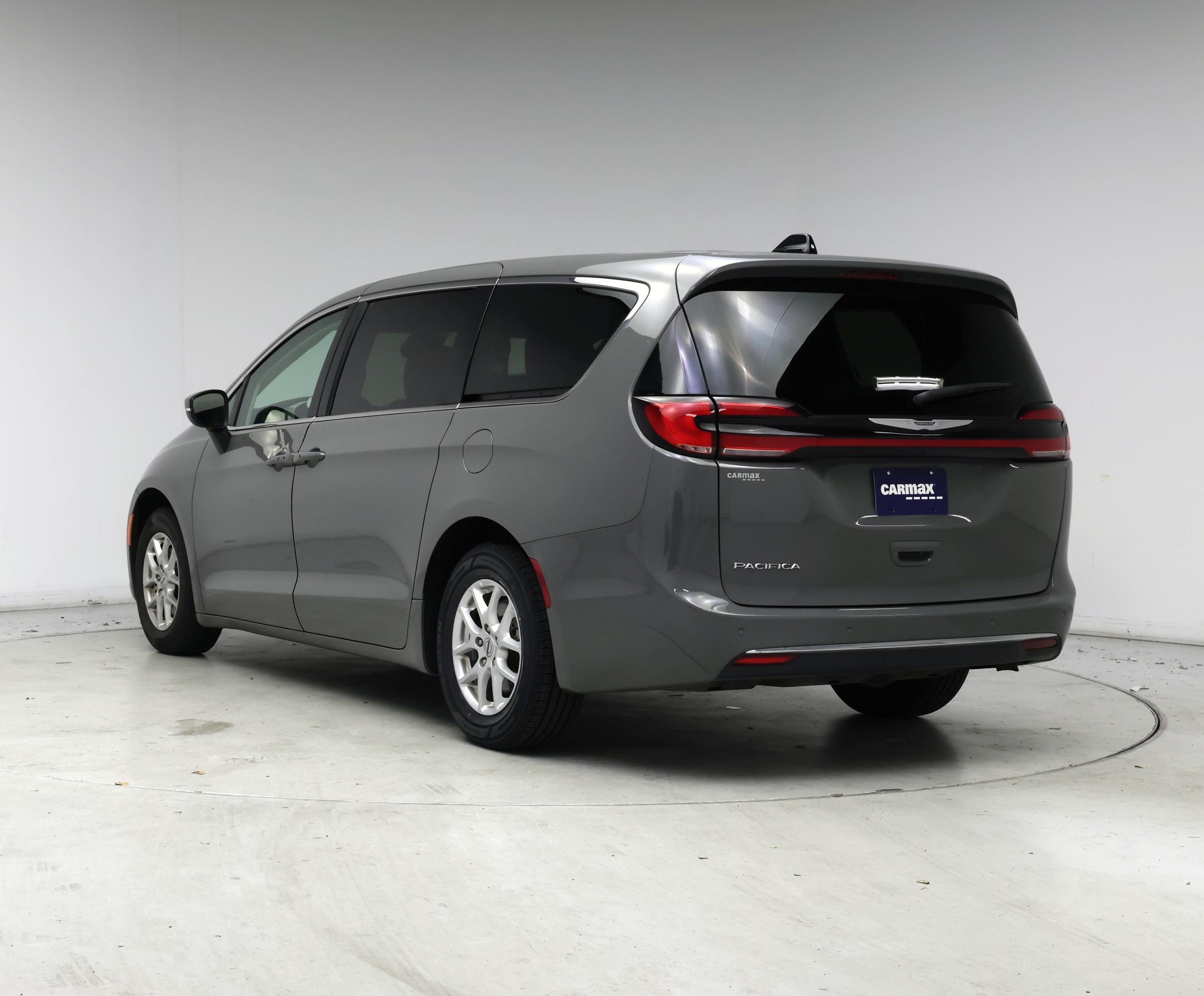 Thumbnail: 2023 Chrysler Pacifica - 2