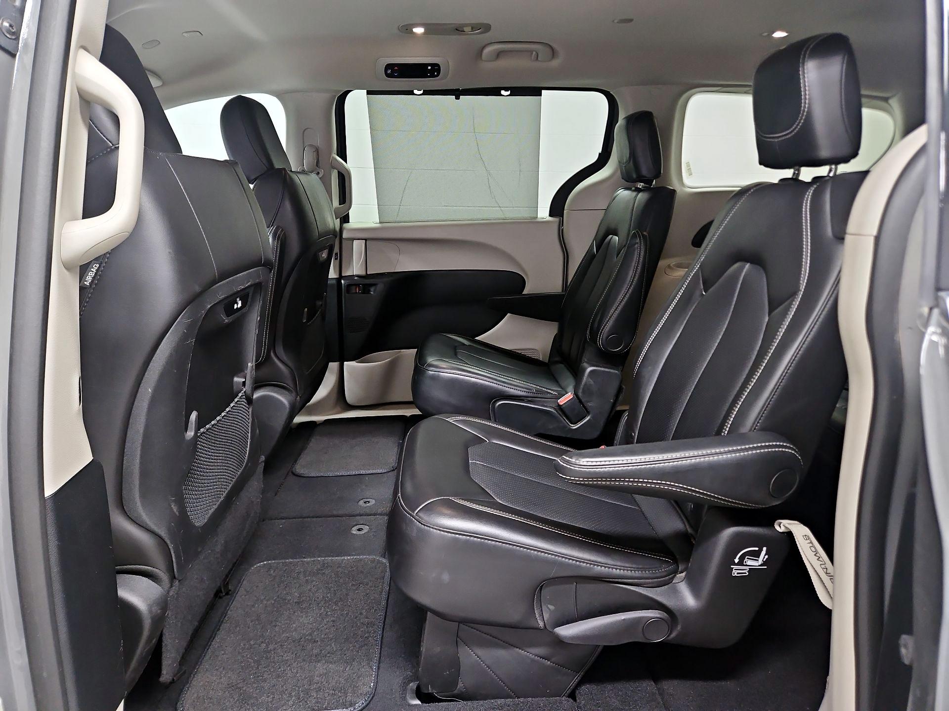 Thumbnail: 2023 Chrysler Pacifica - 19