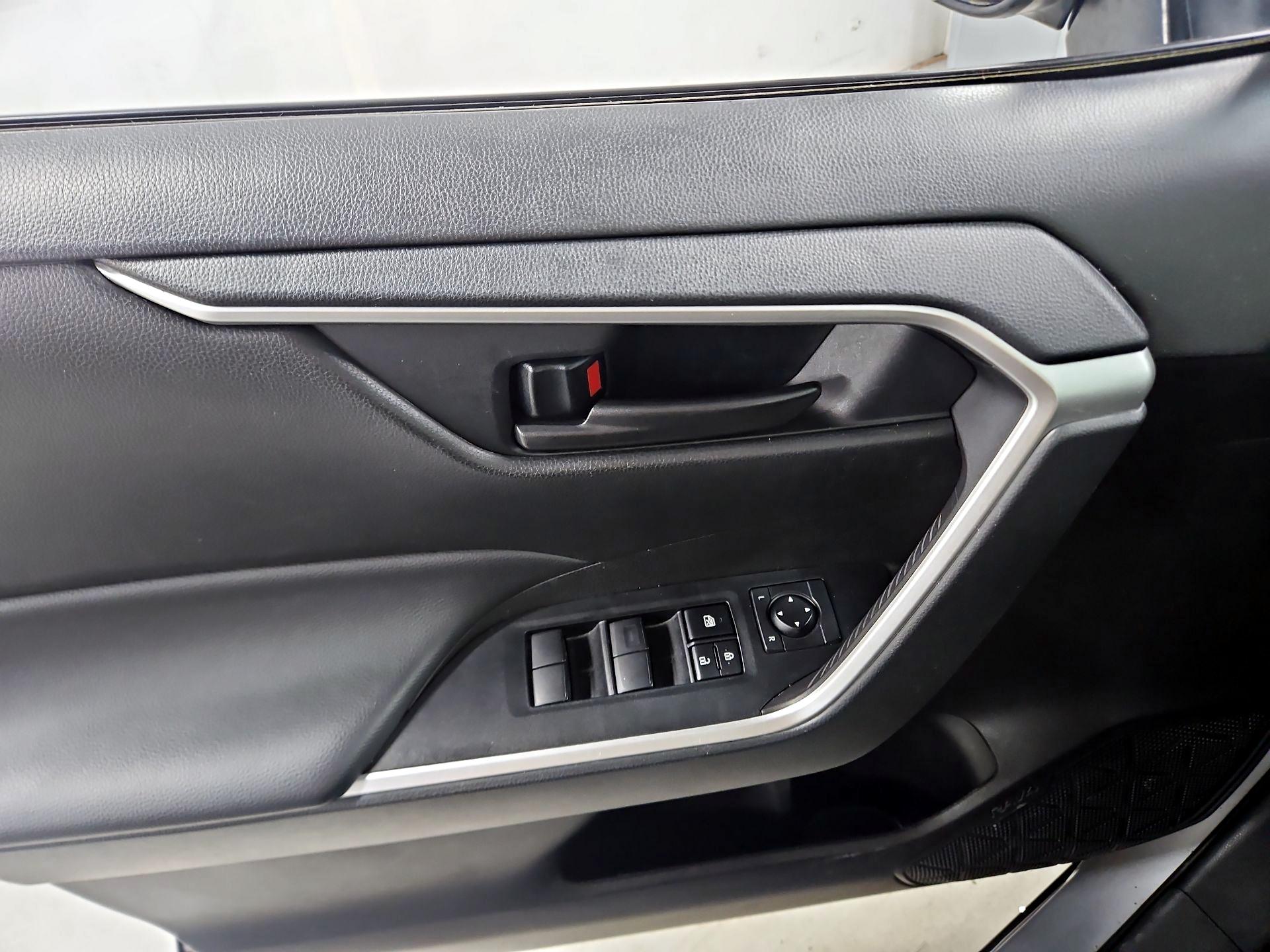 Thumbnail: 2024 Toyota RAV4 - 12