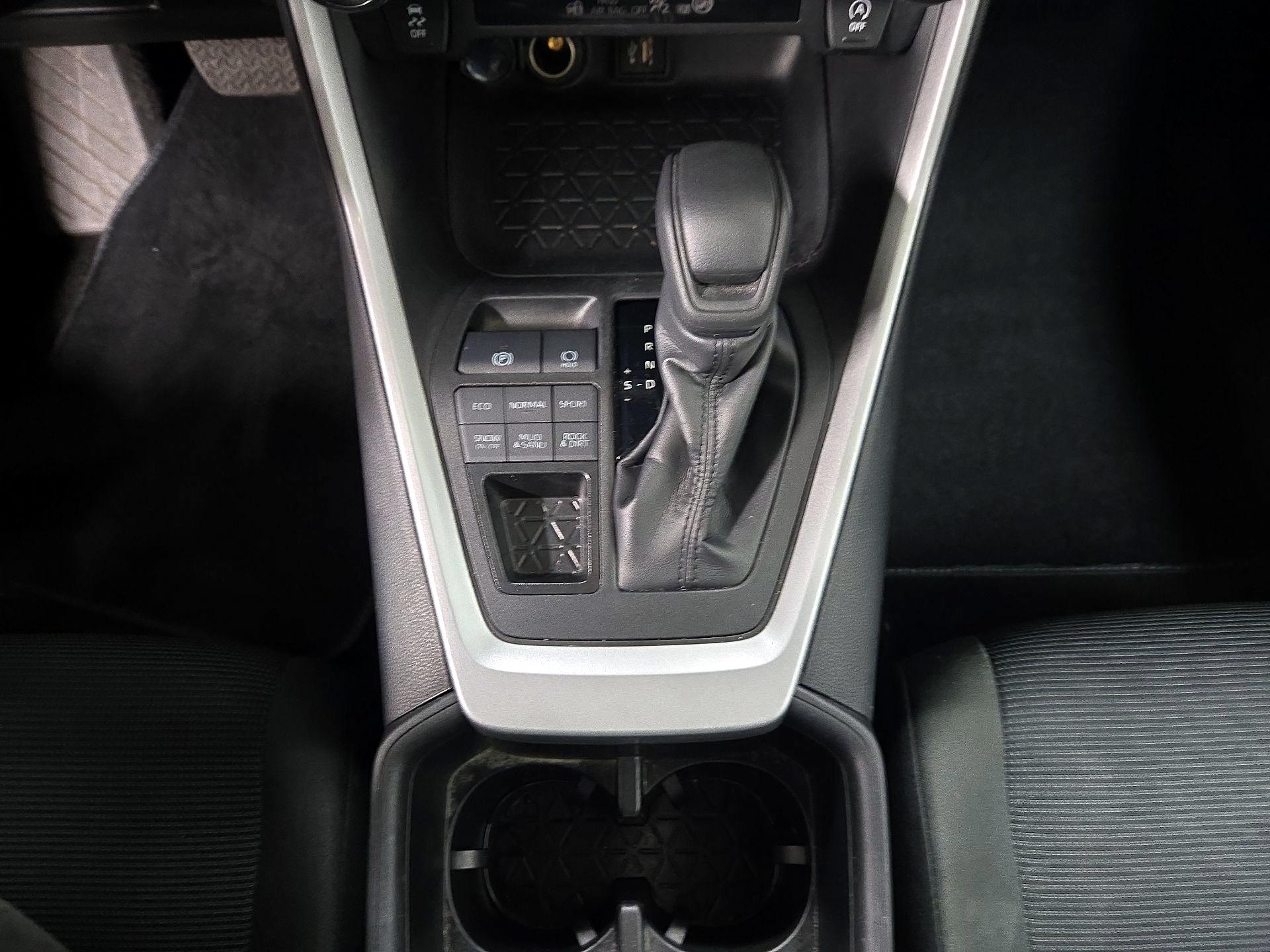 Thumbnail: 2024 Toyota RAV4 - 17