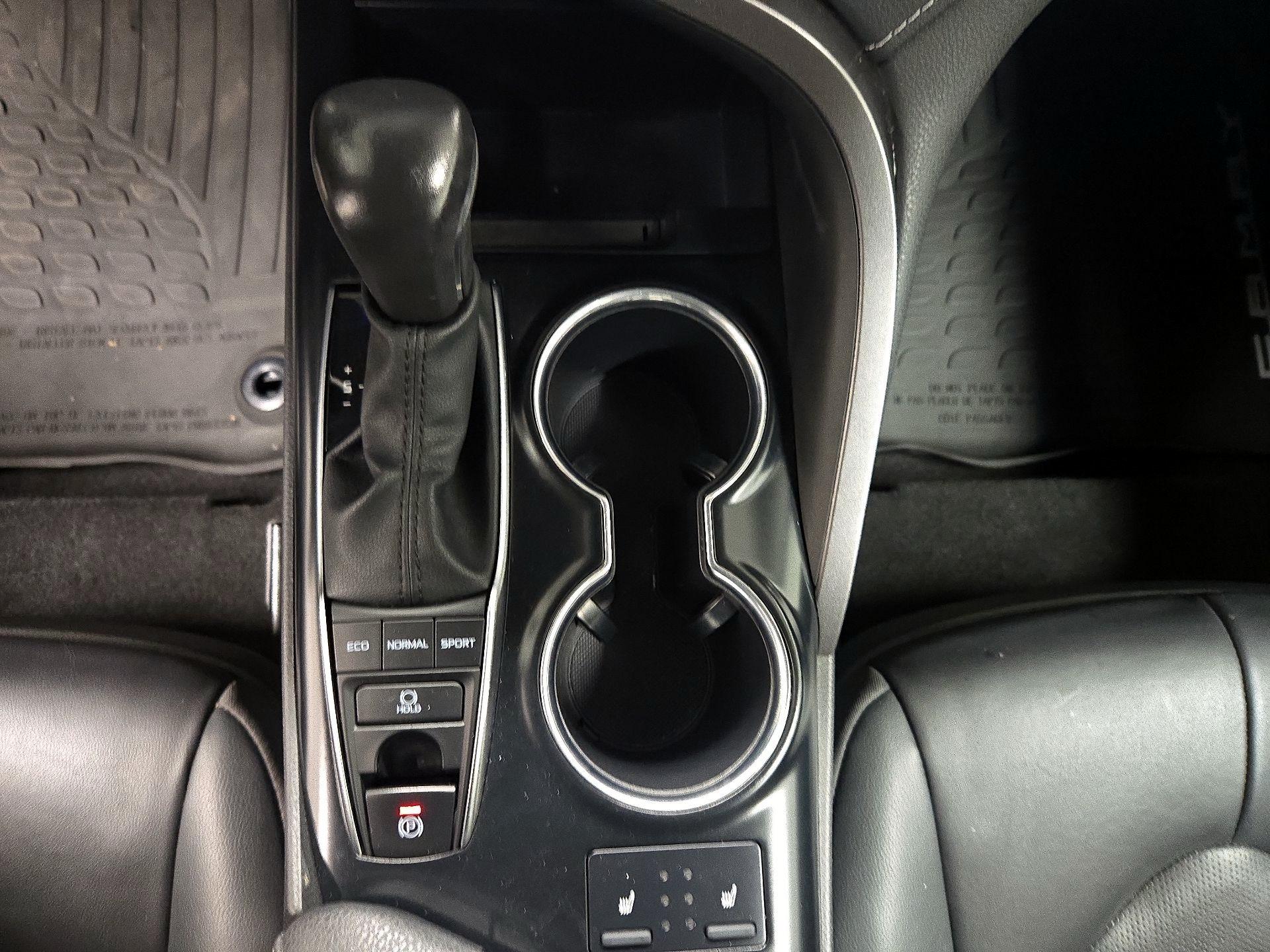 Thumbnail: 2020 Toyota Camry - 18