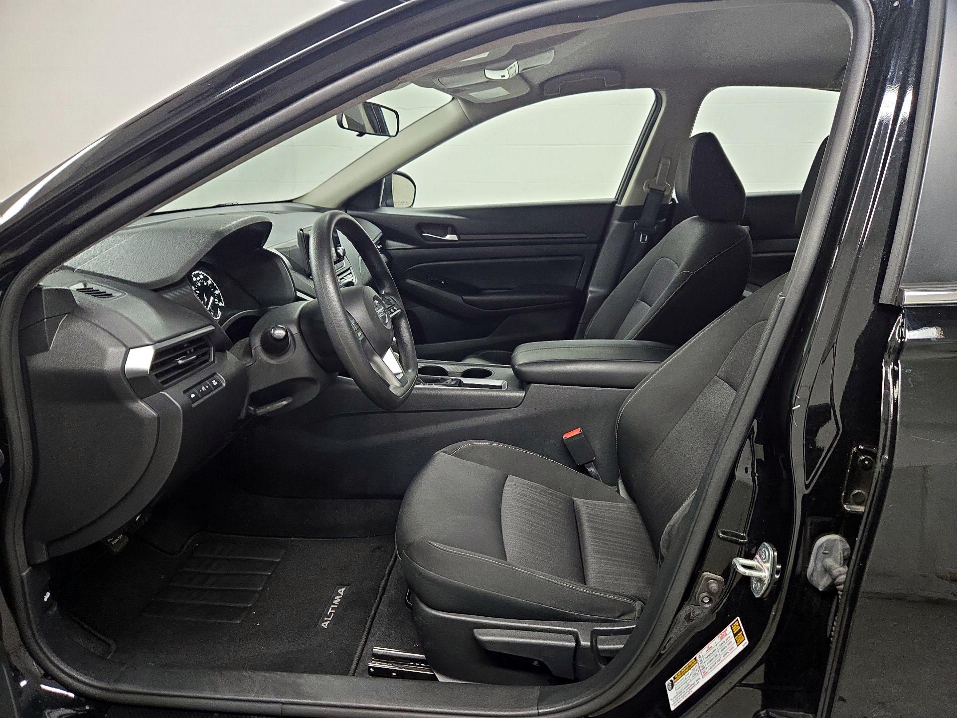 Thumbnail: 2022 Nissan Altima - 11