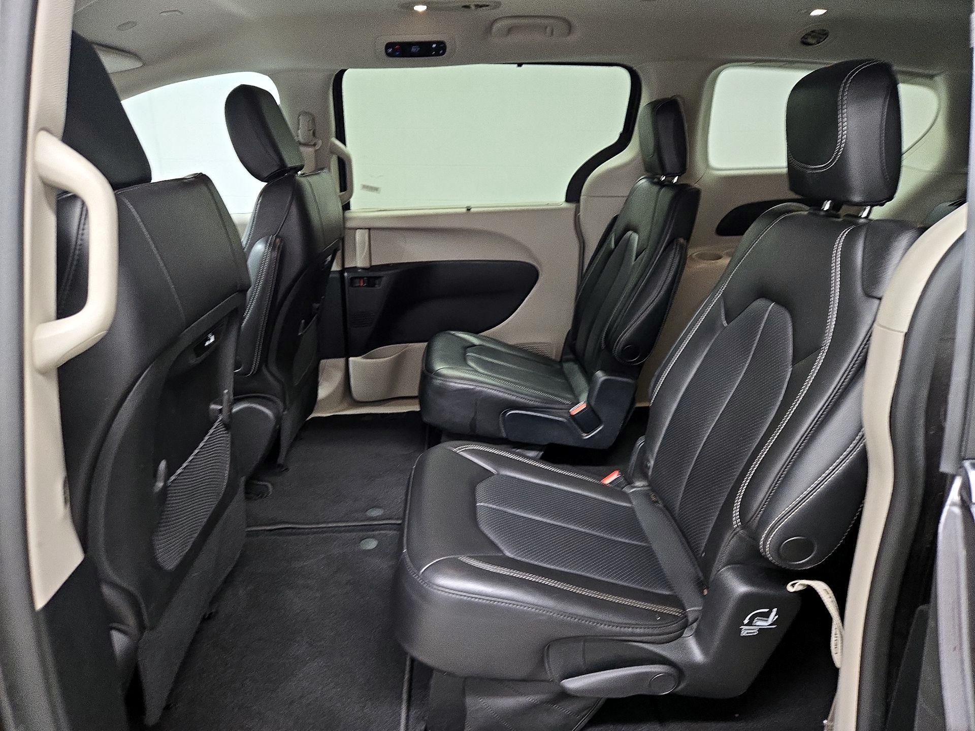 Thumbnail: 2023 Chrysler Pacifica - 19