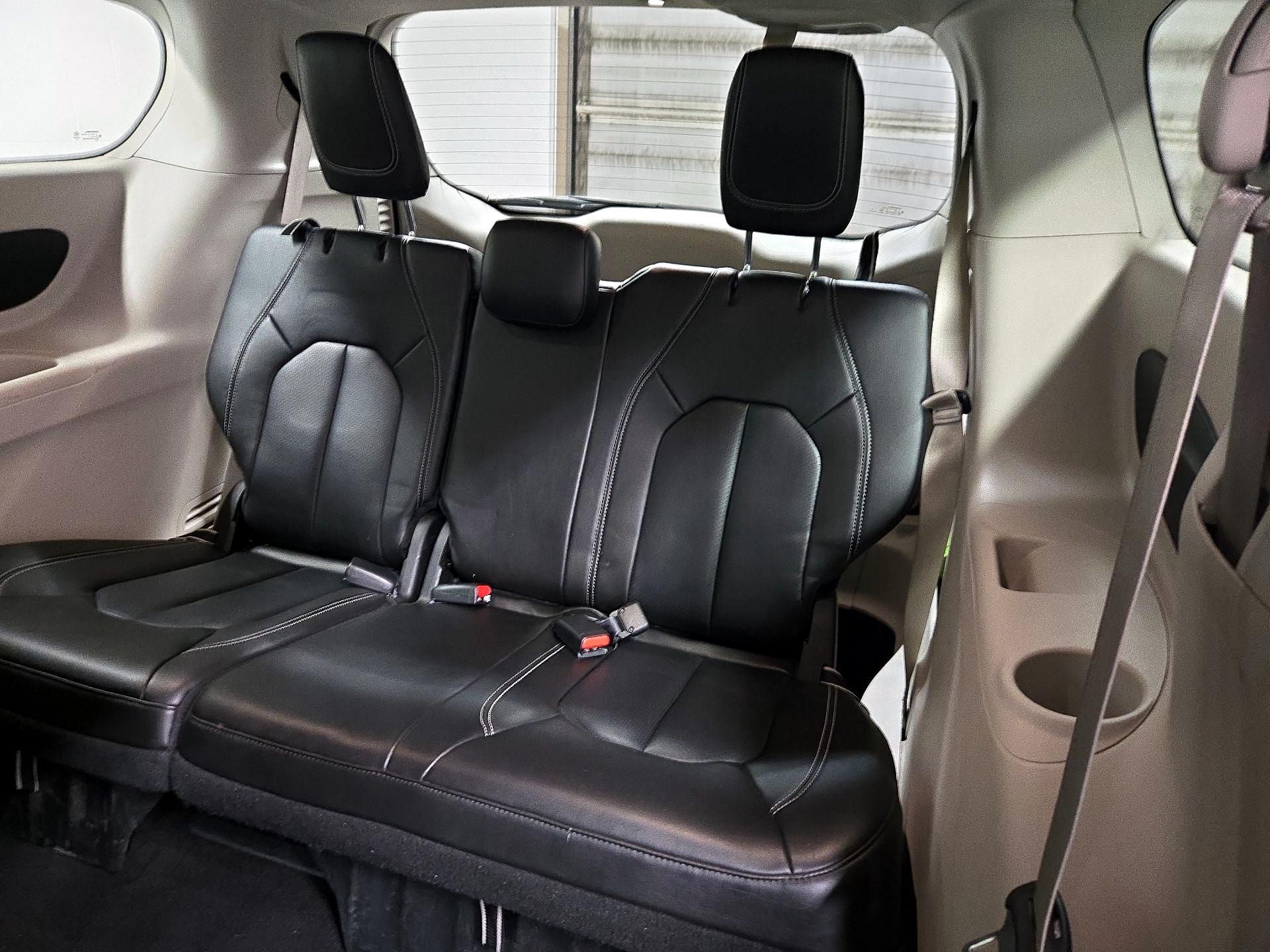 Thumbnail: 2023 Chrysler Pacifica - 20