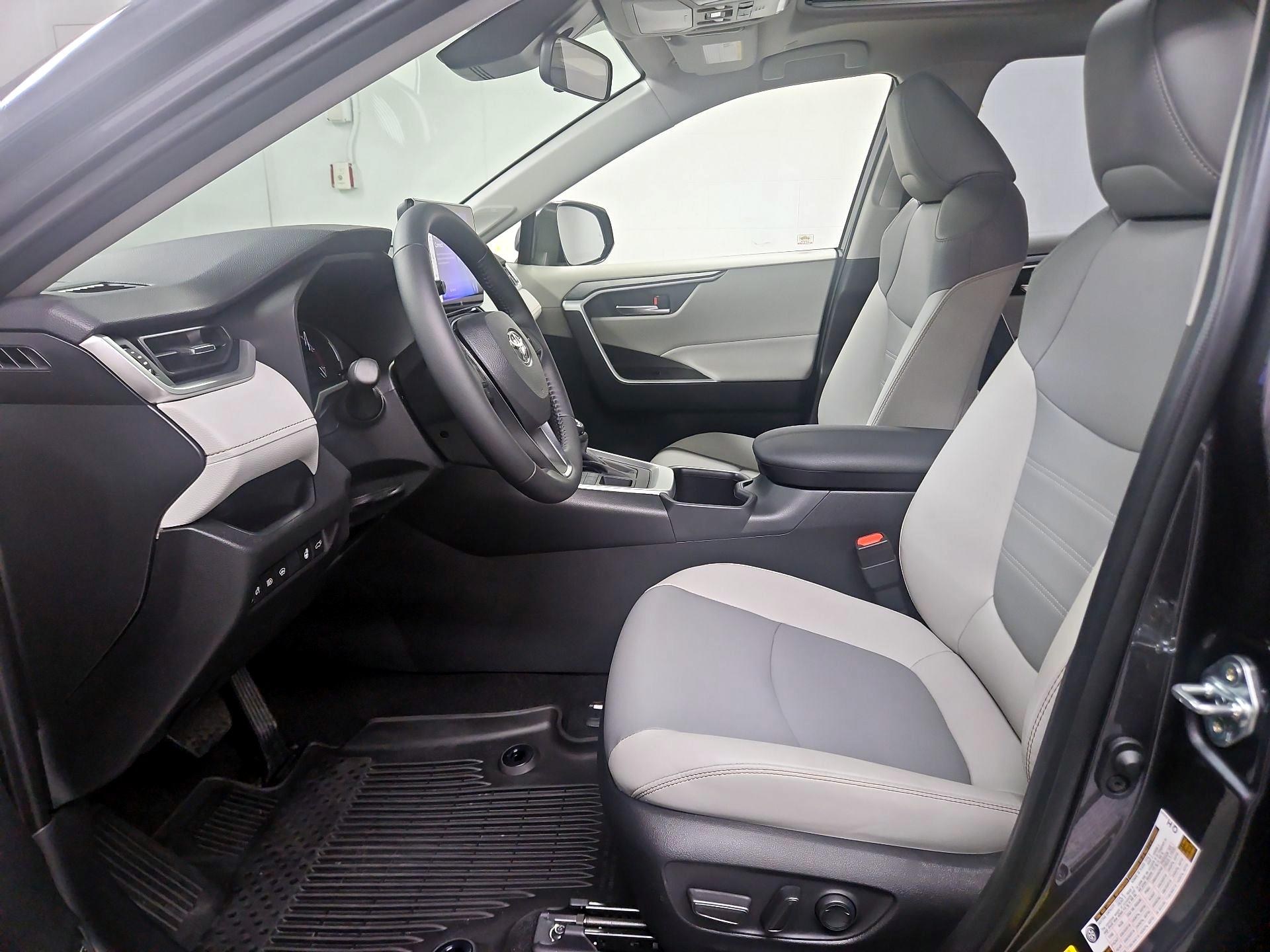 Thumbnail: 2025 Toyota RAV4 - 11