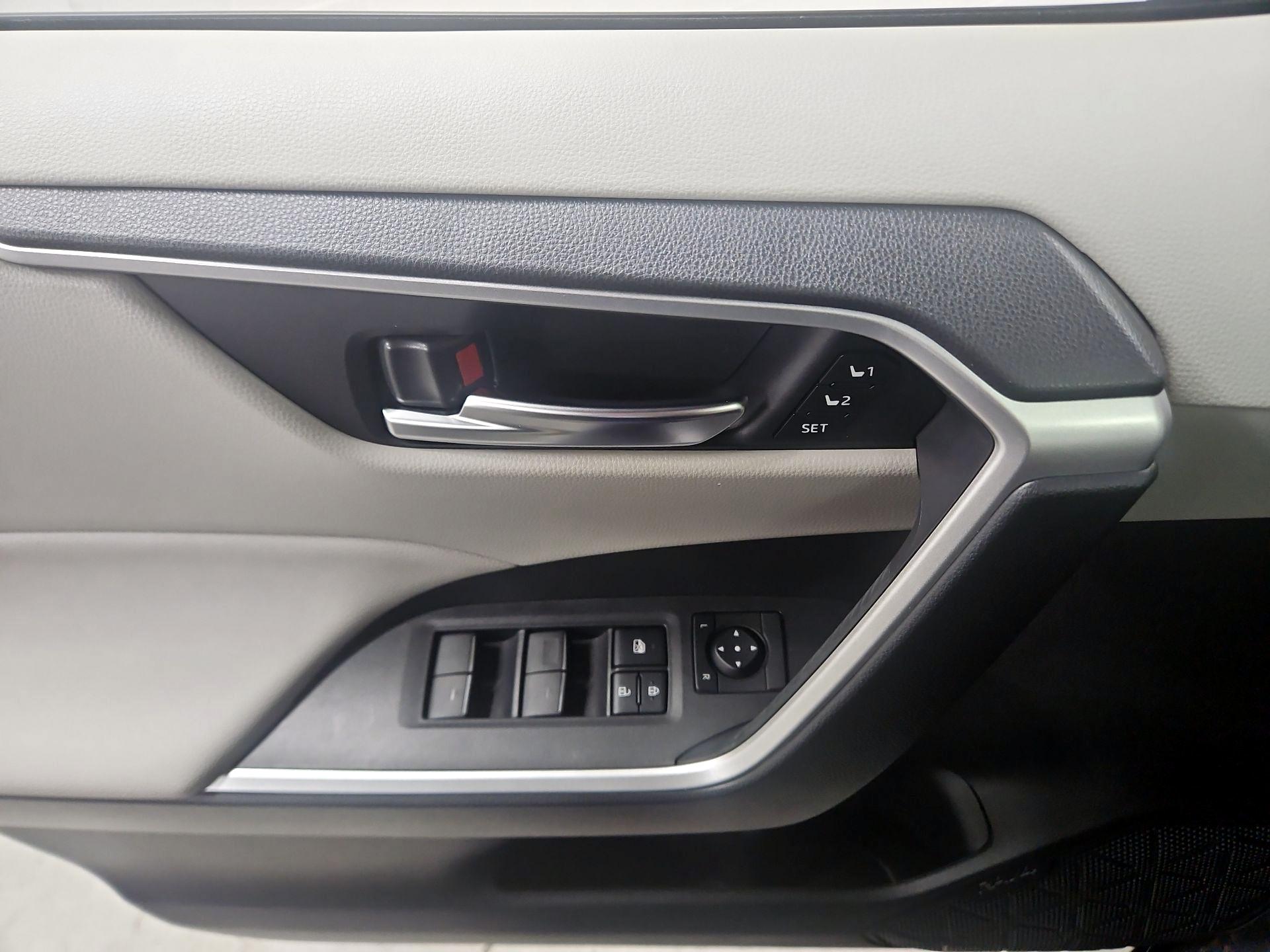 Thumbnail: 2025 Toyota RAV4 - 12