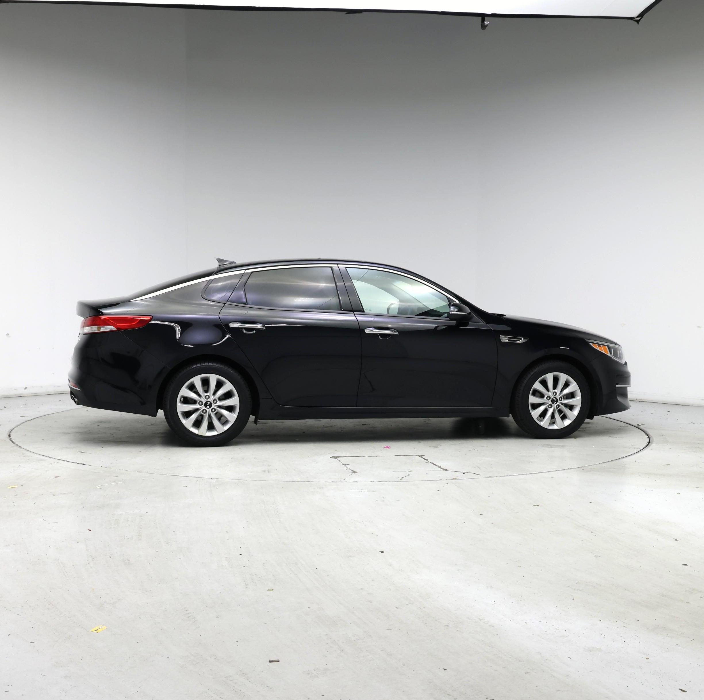 Thumbnail: 2017 Kia Optima - 7