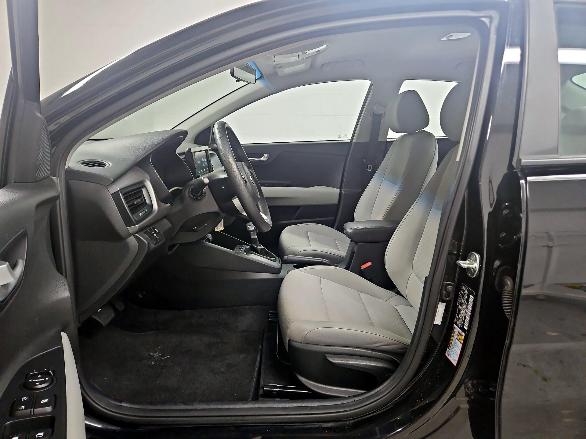 Thumbnail: 2019 Kia Rio - 11