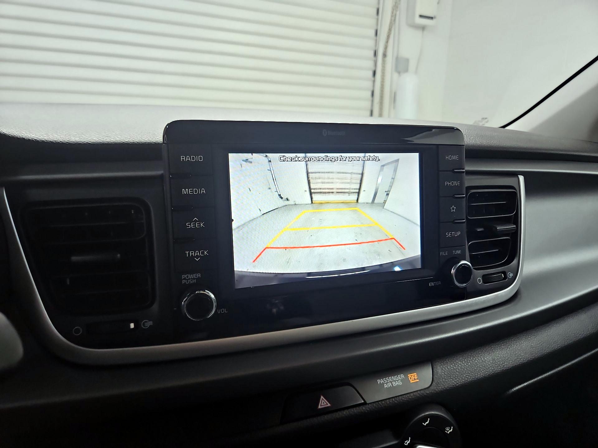 Thumbnail: 2019 Kia Rio - 14