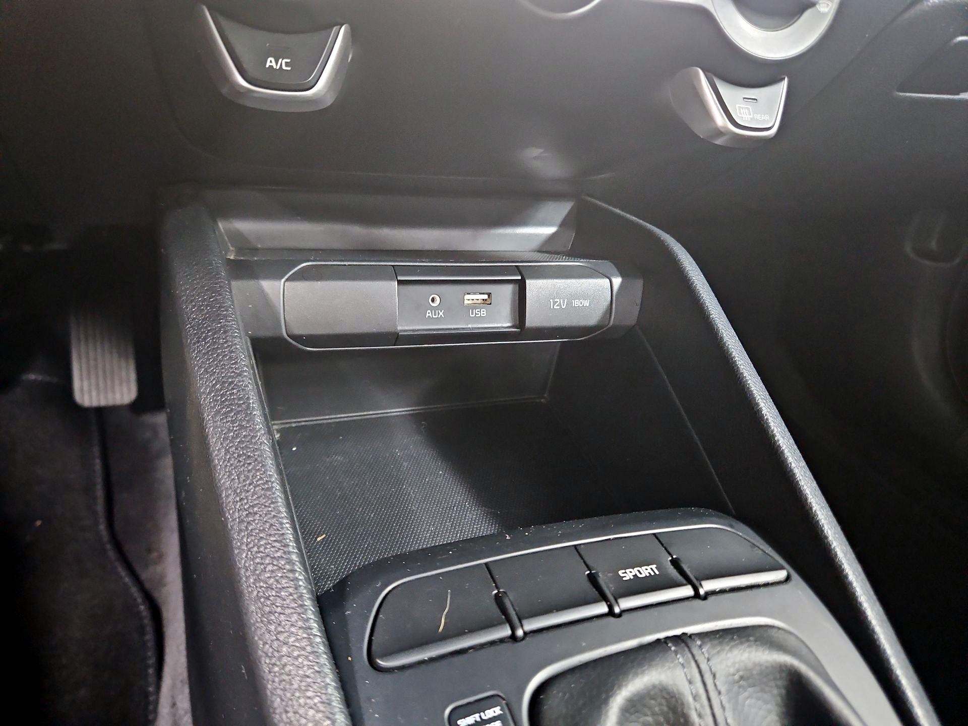 Thumbnail: 2019 Kia Rio - 18