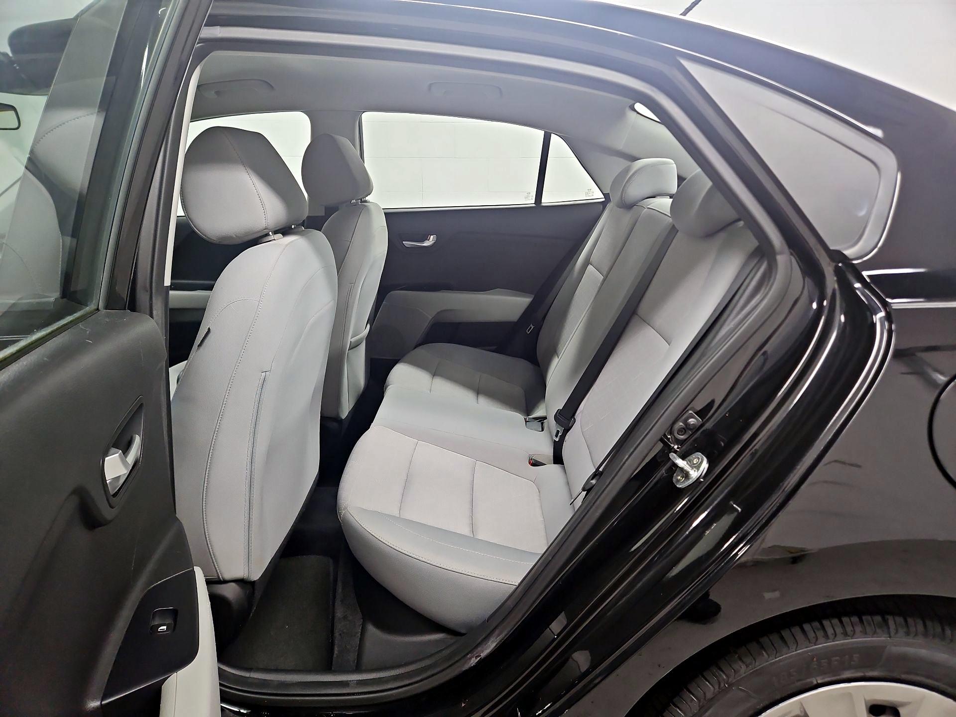 Thumbnail: 2019 Kia Rio - 19