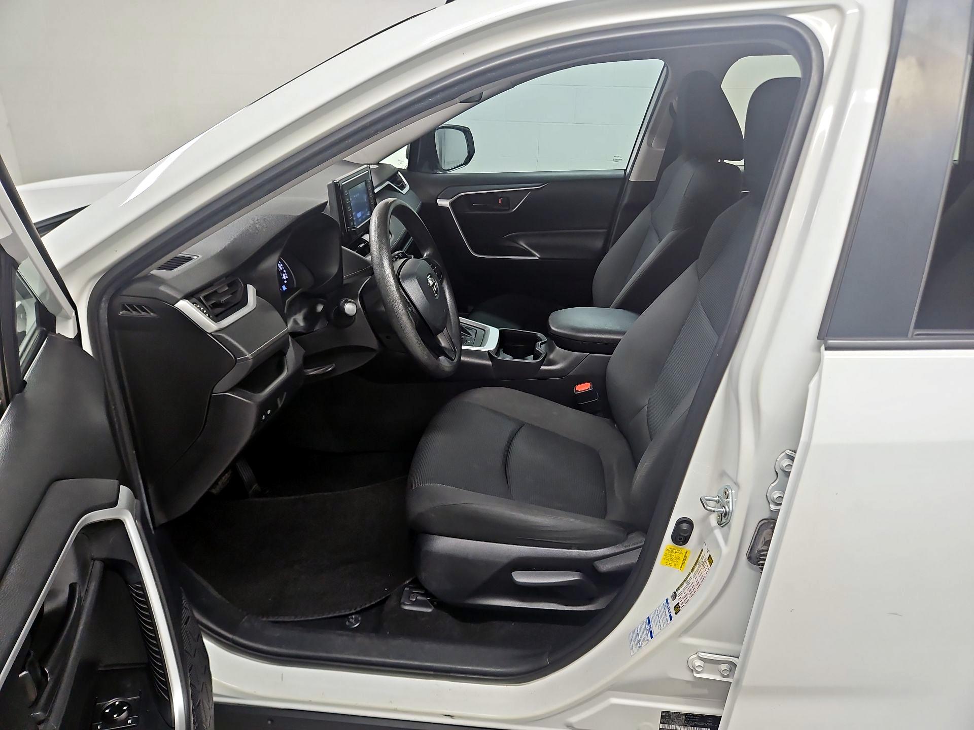 Thumbnail: 2021 Toyota RAV4 - 11