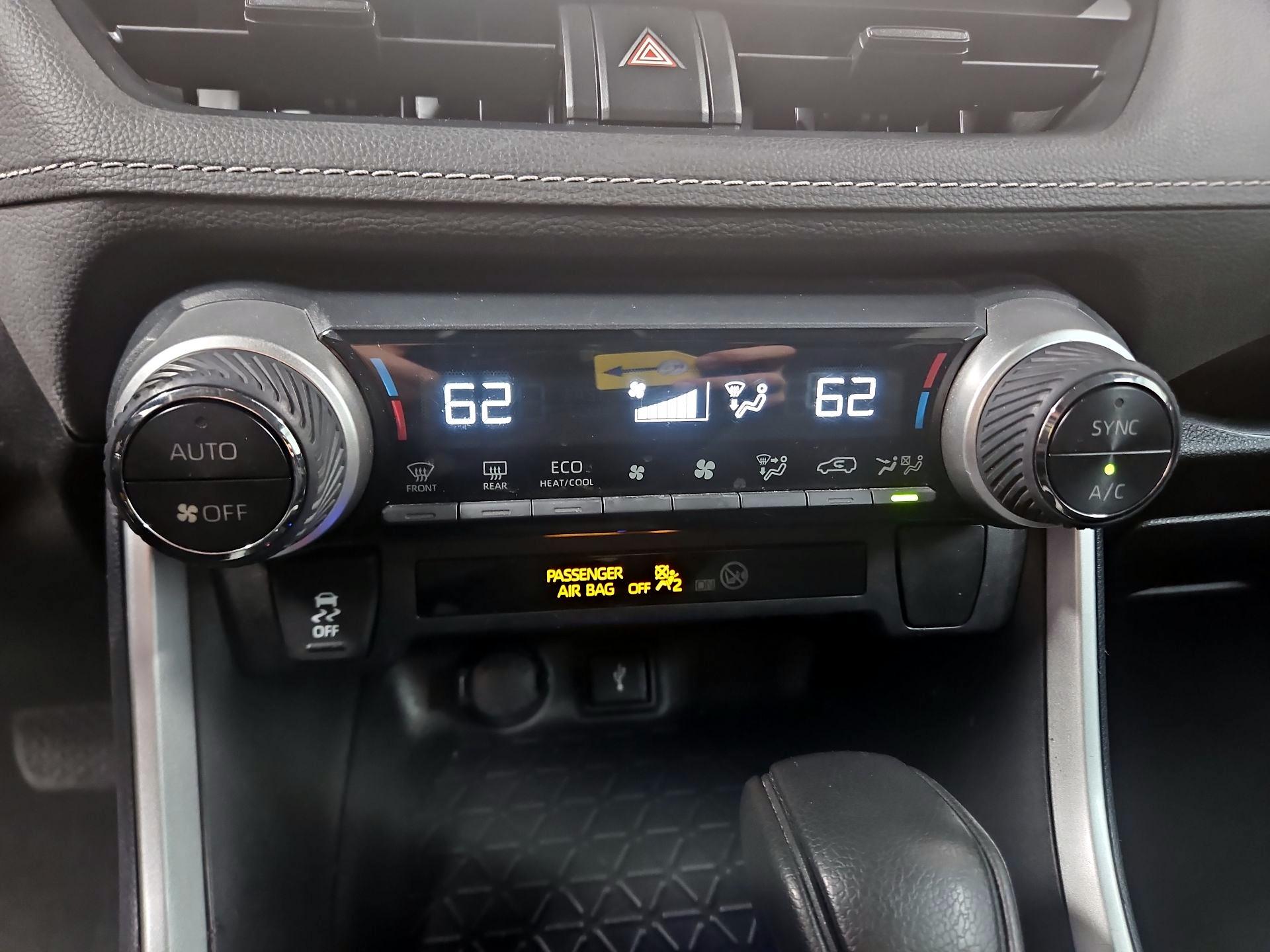 Thumbnail: 2021 Toyota RAV4 - 16