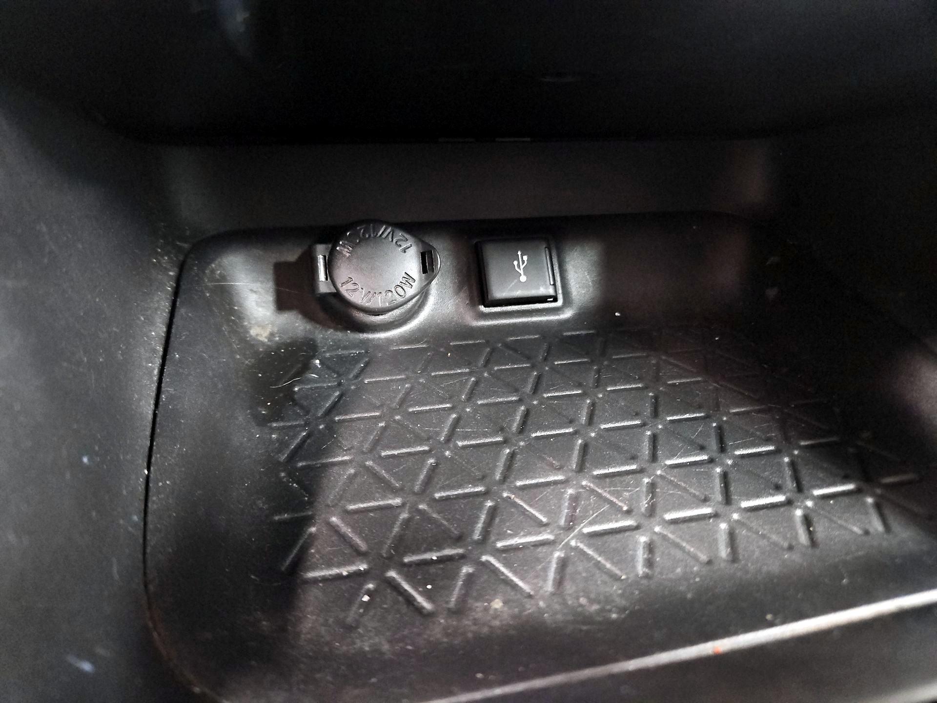 Thumbnail: 2021 Toyota RAV4 - 18