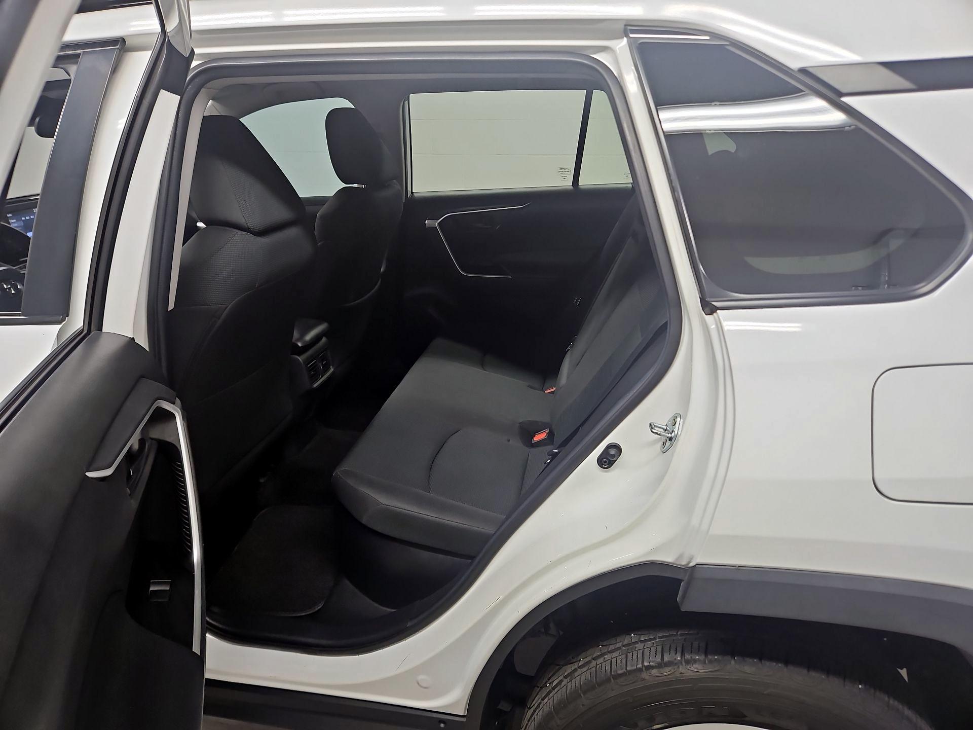 Thumbnail: 2021 Toyota RAV4 - 19