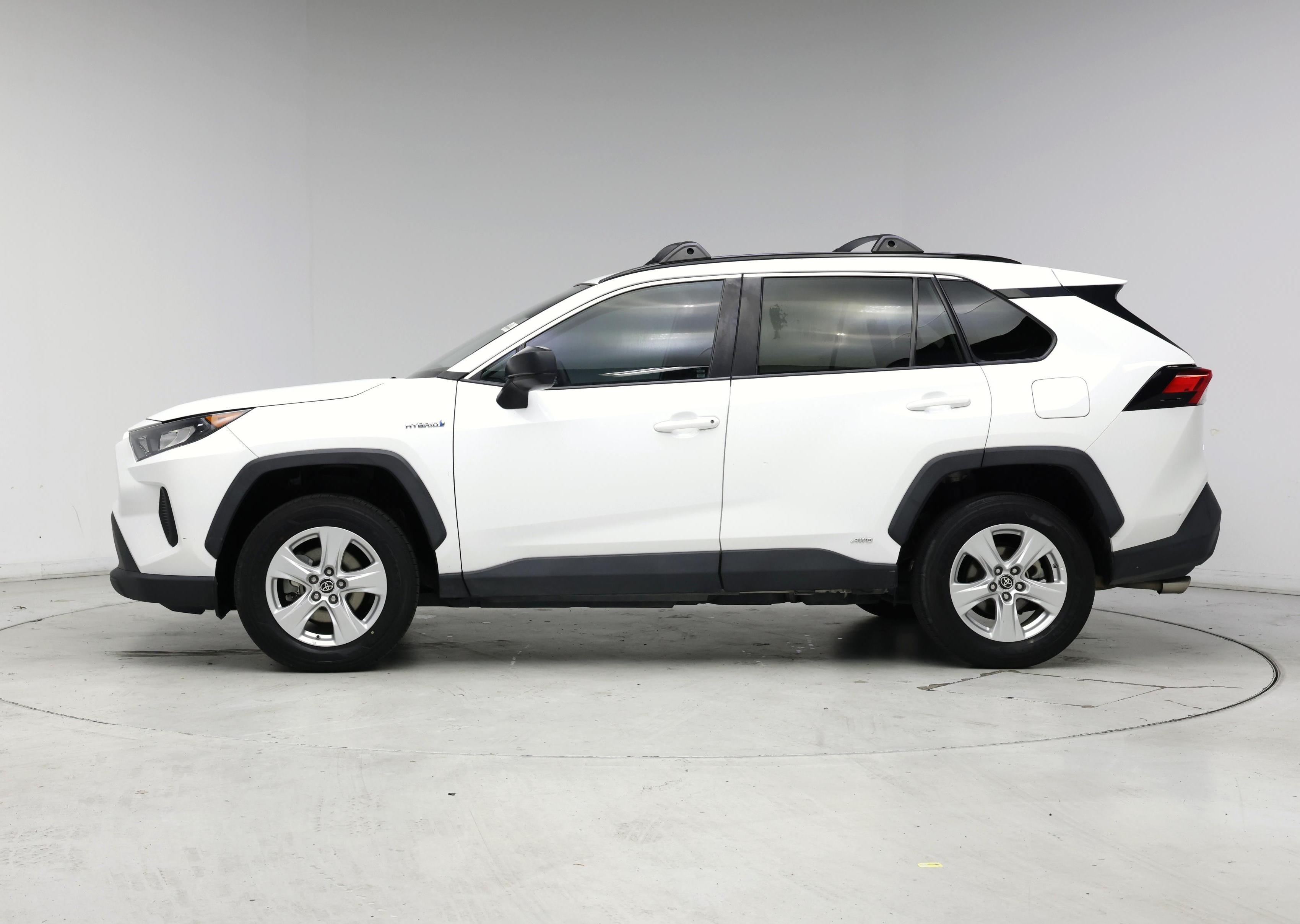Thumbnail: 2021 Toyota RAV4 - 3