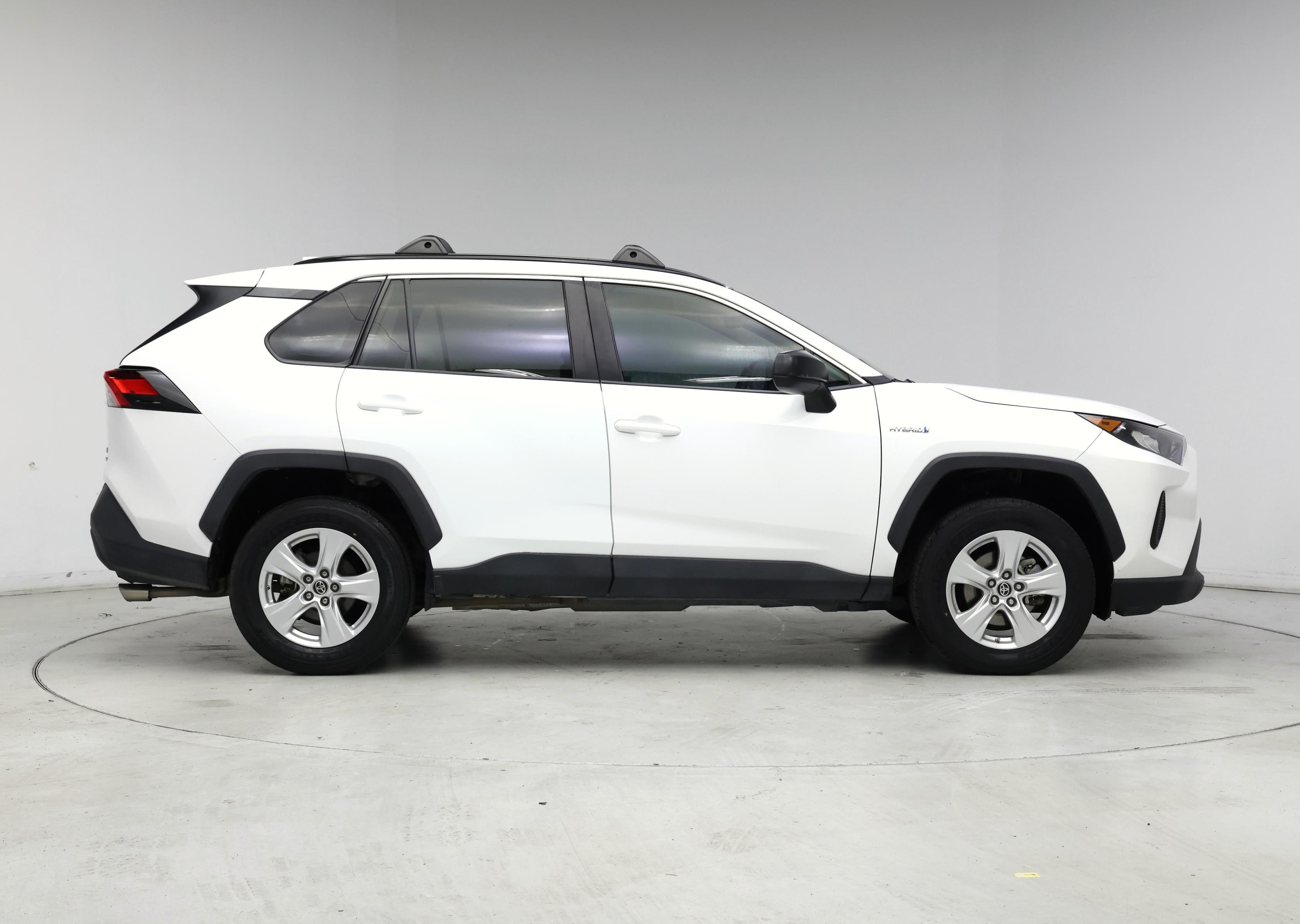 Thumbnail: 2021 Toyota RAV4 - 7