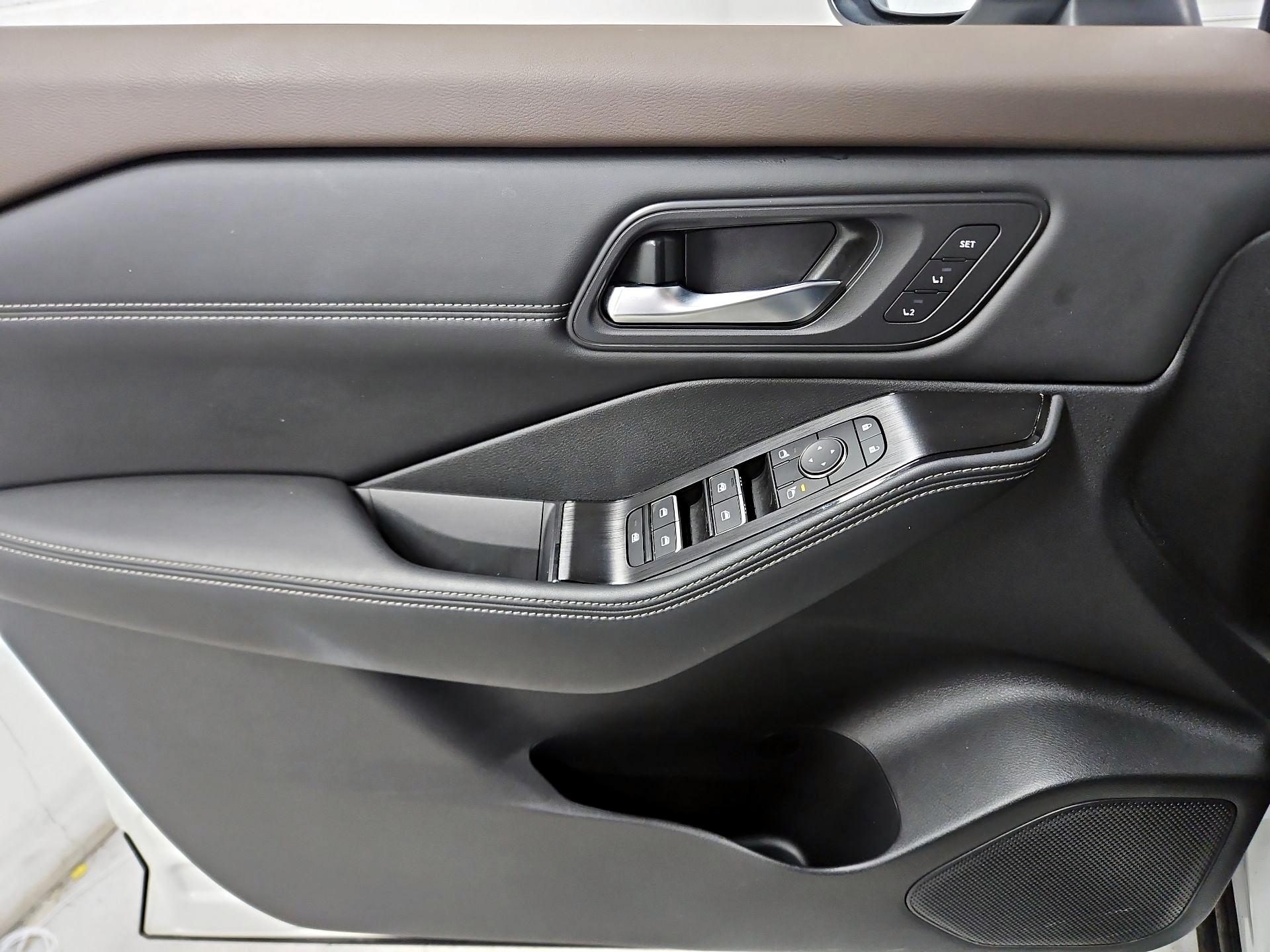 Thumbnail: 2023 Nissan Rogue - 12